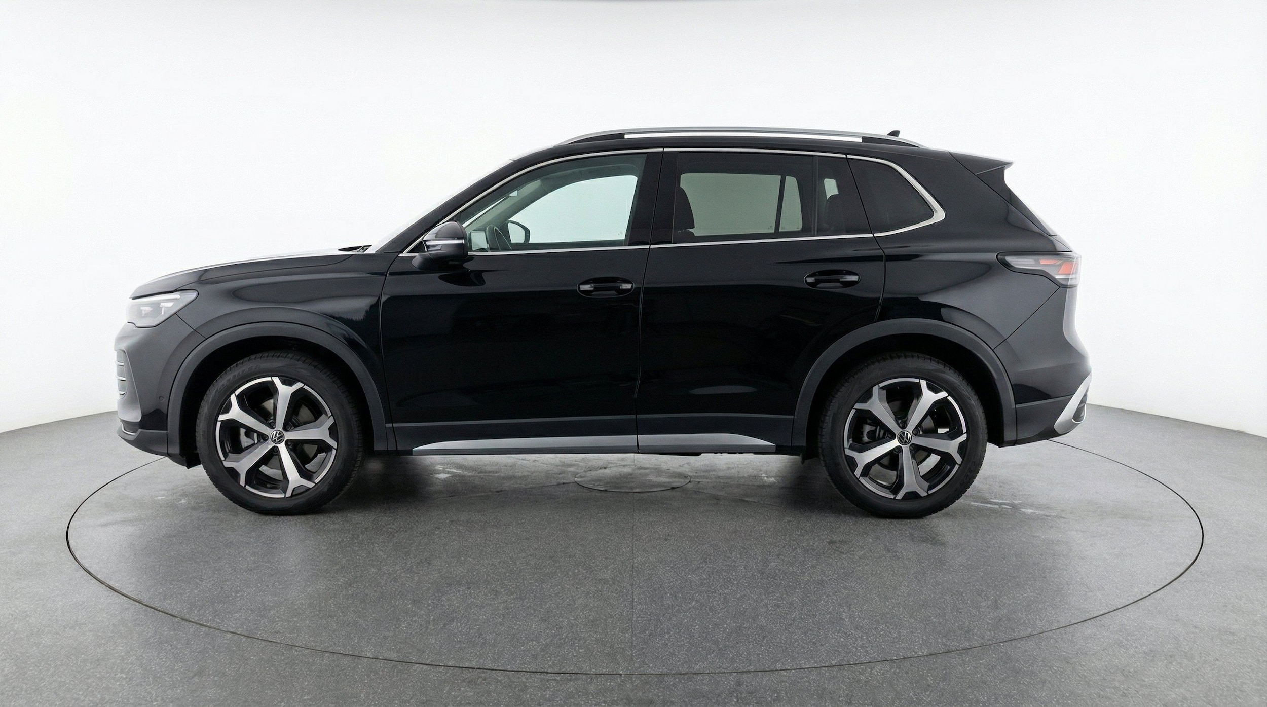 Thumbnail: 2026 Volkswagen Tiguan - 5