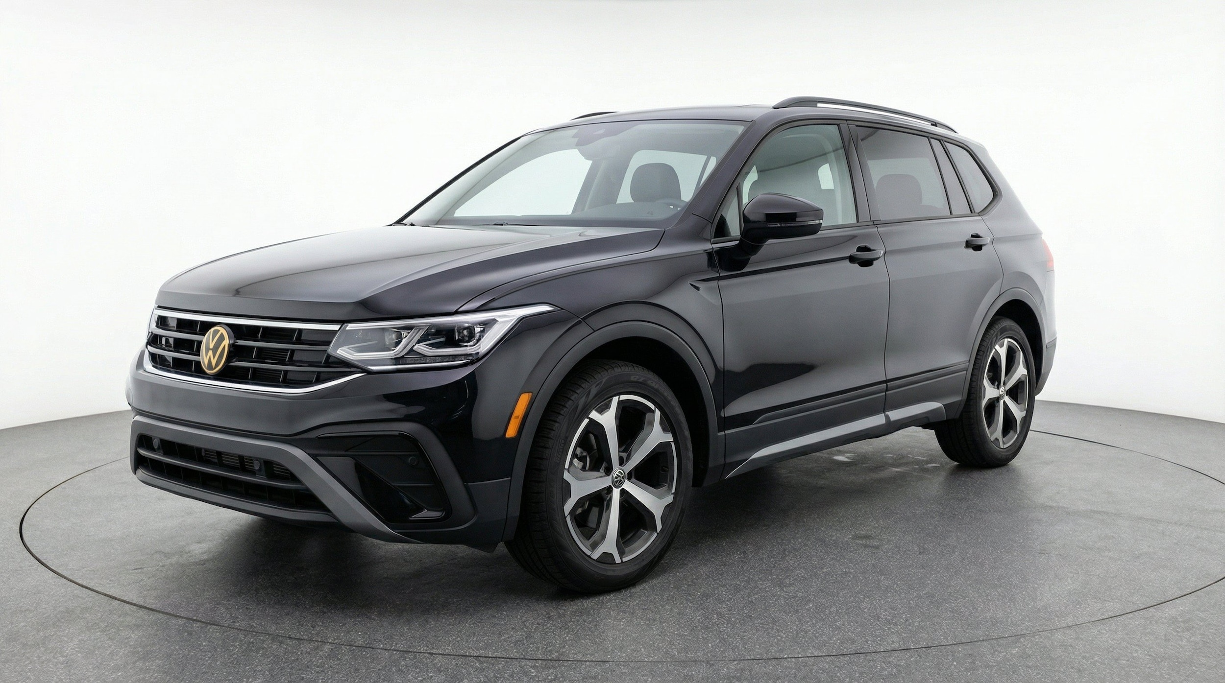 Thumbnail: 2026 Volkswagen Tiguan - 3