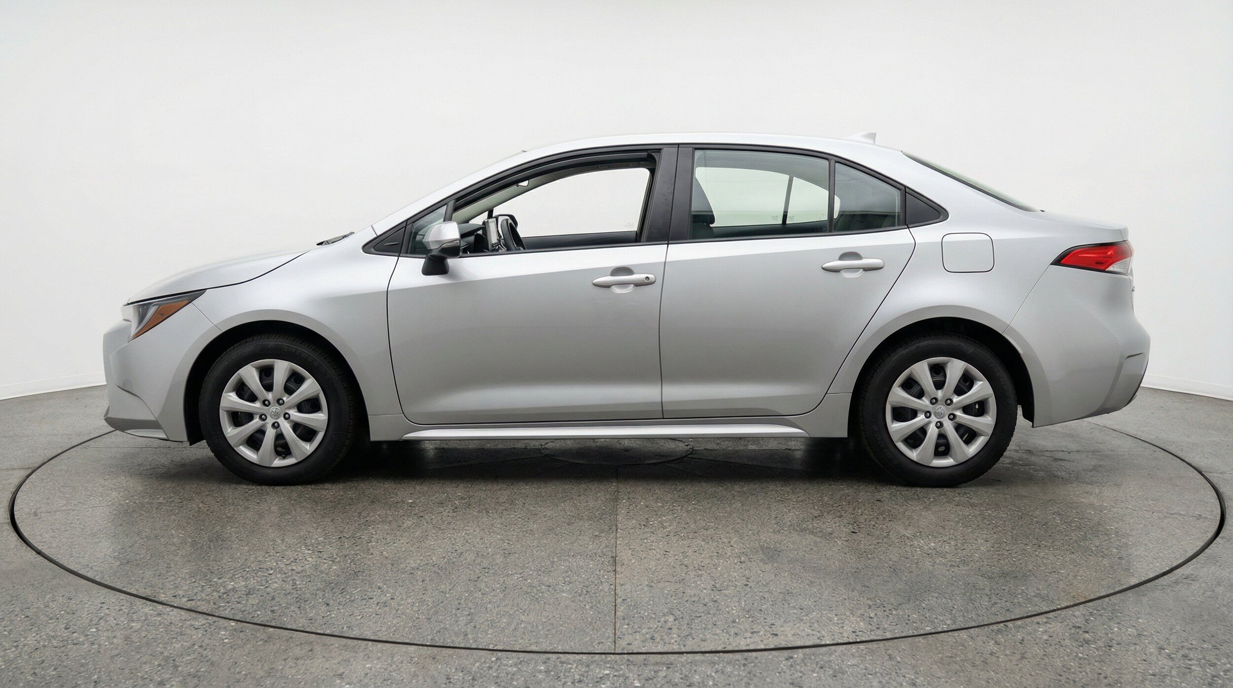 Thumbnail: 2025 Toyota Corolla - 5