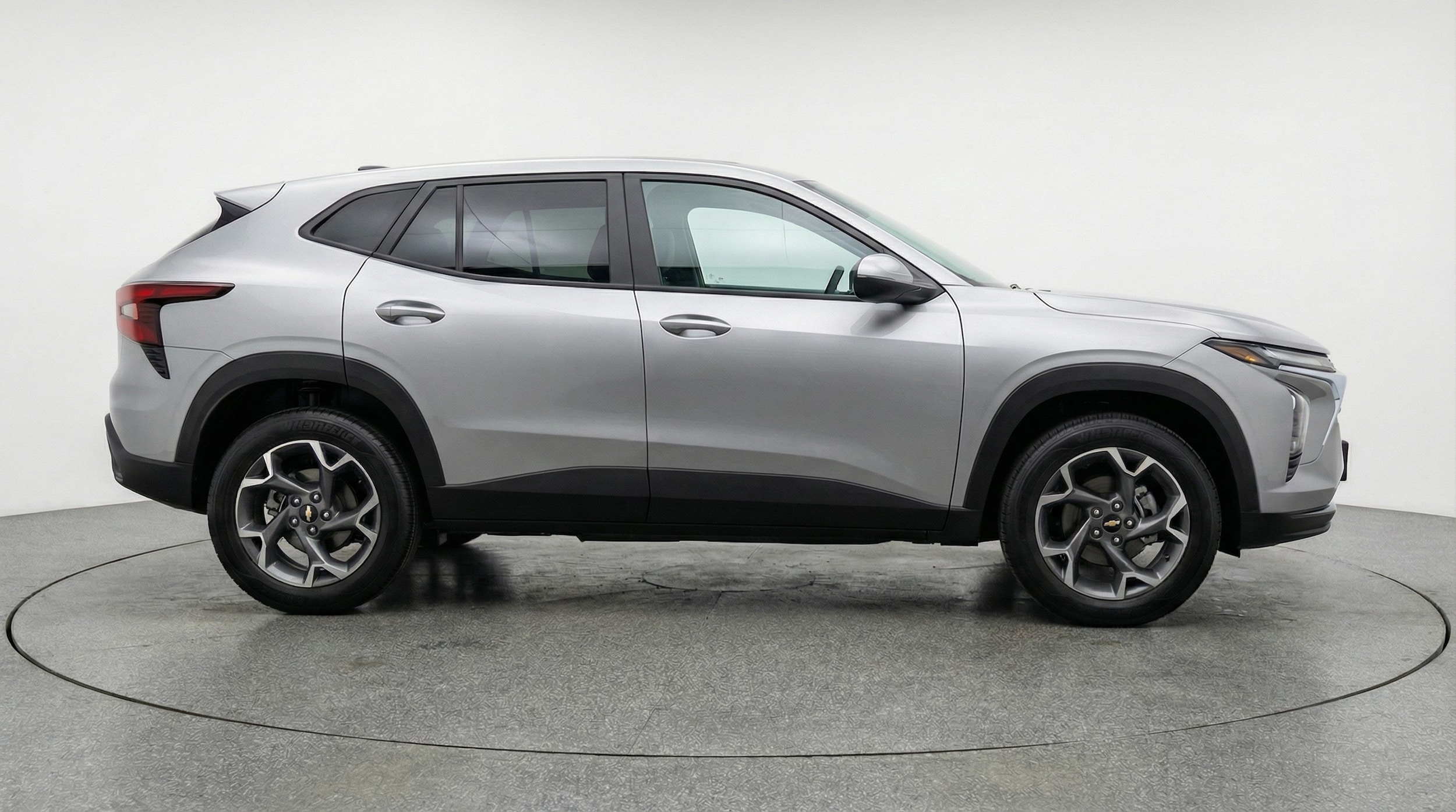 Thumbnail: 2025 Chevrolet Trax - 8