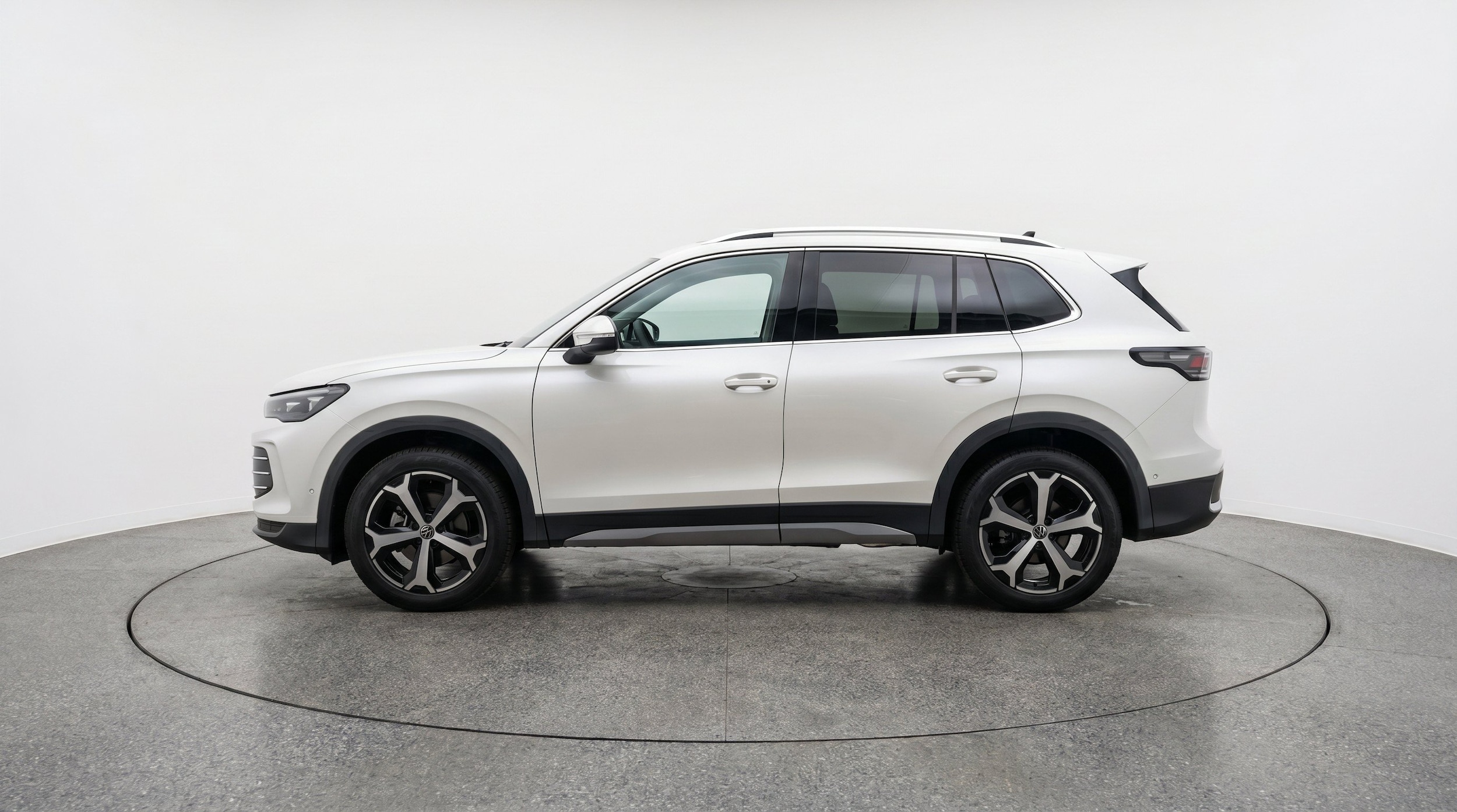 Thumbnail: 2026 Volkswagen Tiguan - 5