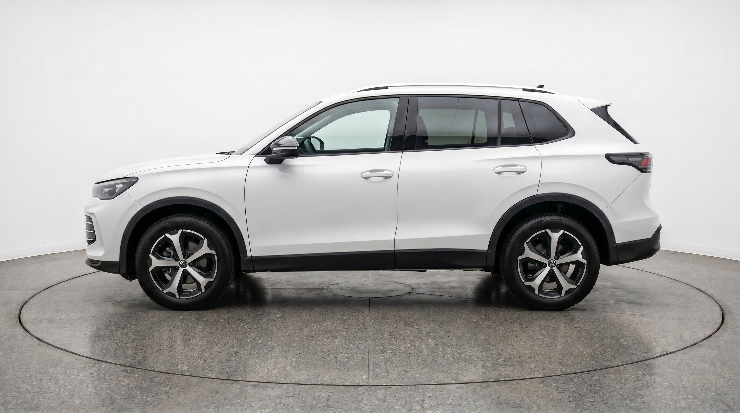 Thumbnail: 2026 Volkswagen Tiguan - 5