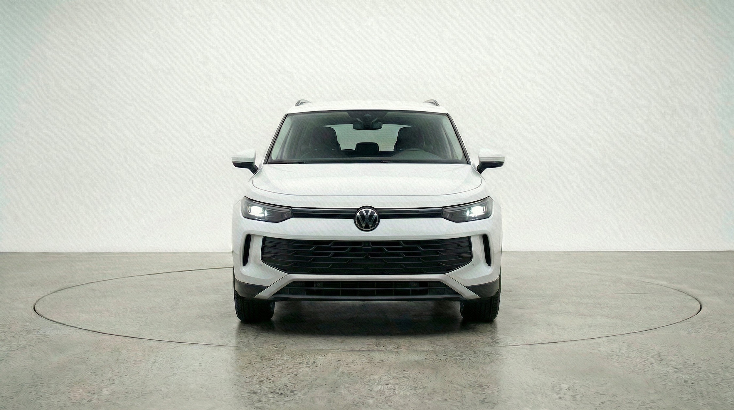 Thumbnail: 2026 Volkswagen Tiguan - 2