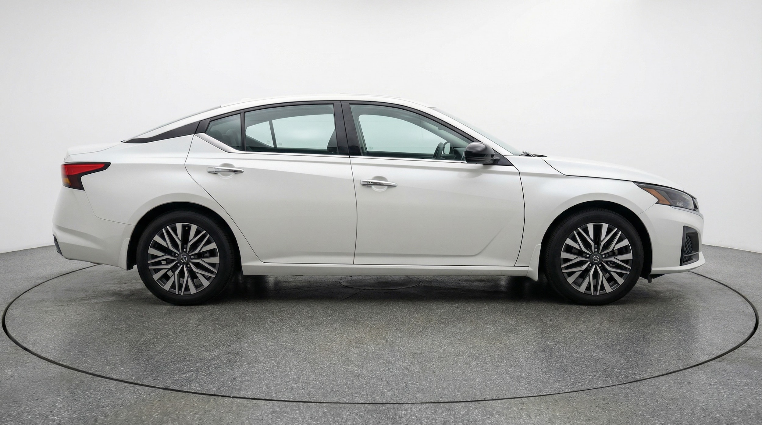 Thumbnail: 2025 Nissan Altima - 4