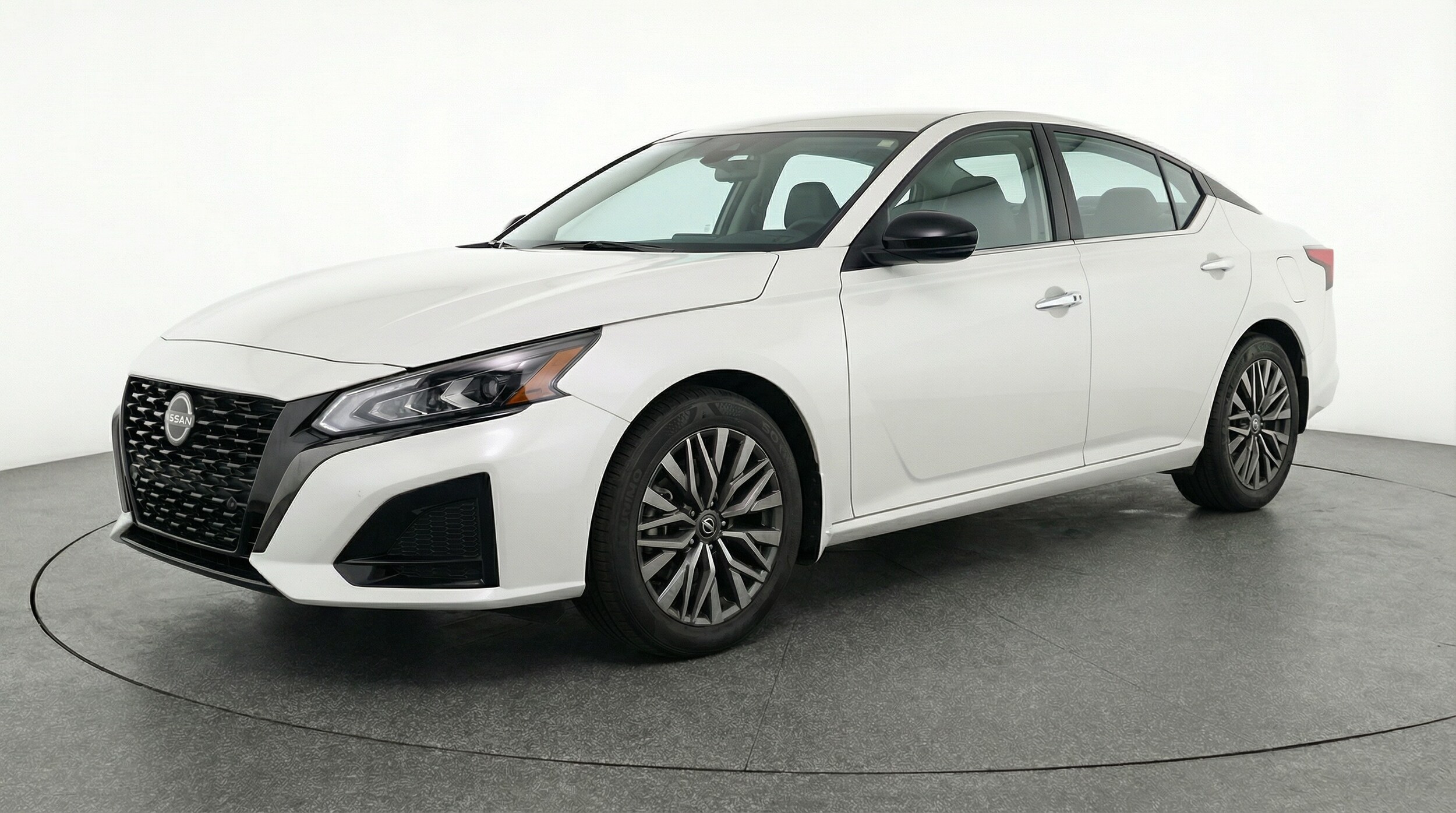 Thumbnail: 2025 Nissan Altima - 3