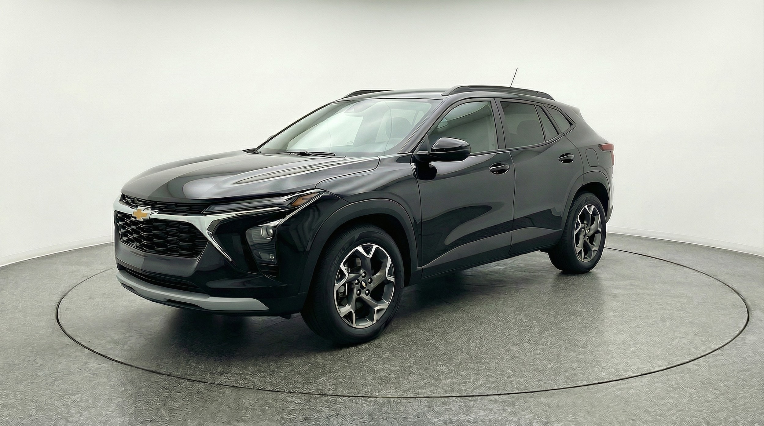 Thumbnail: 2025 Chevrolet Trax - 3