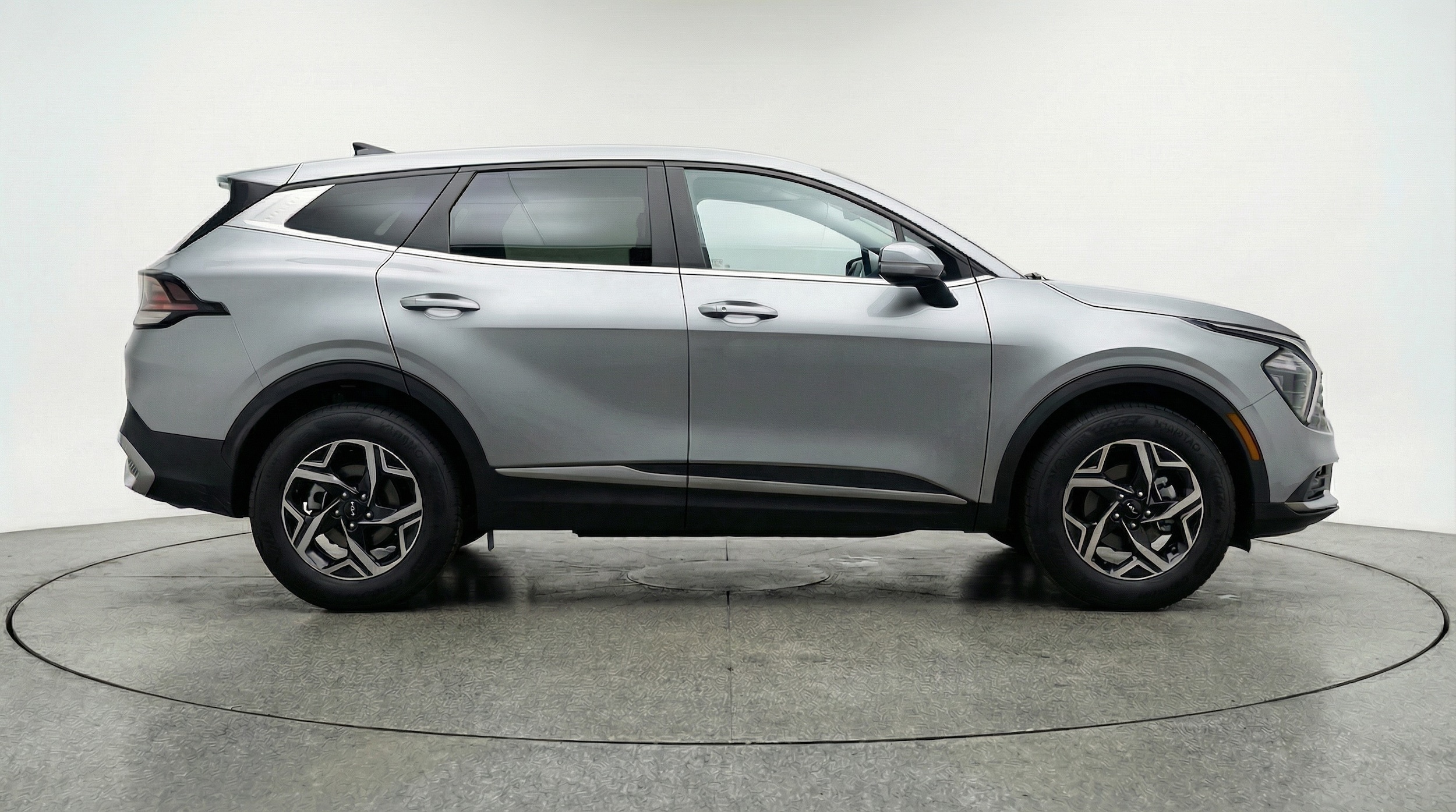 Thumbnail: 2025 Kia Sportage - 8