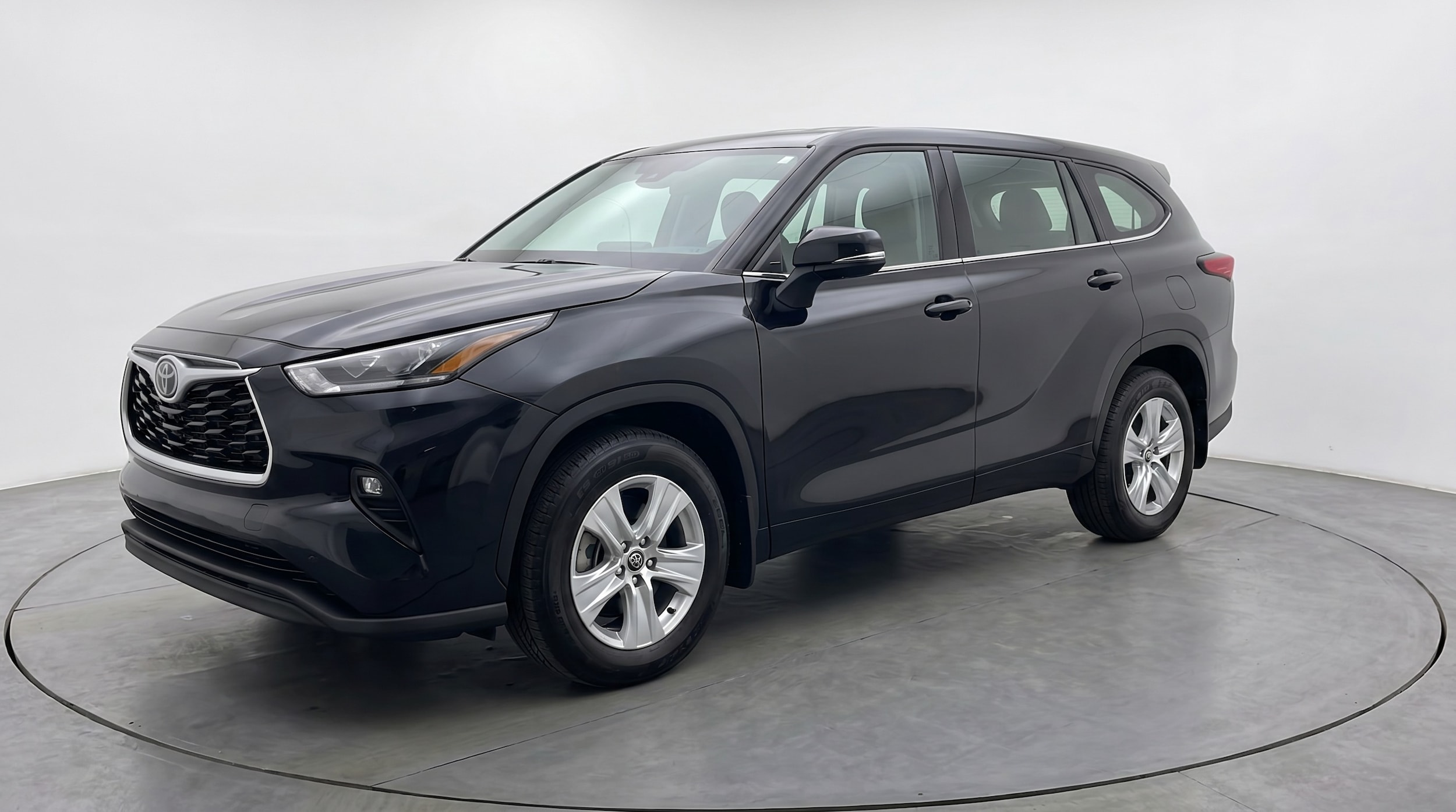 Thumbnail: 2025 Toyota Highlander - 3