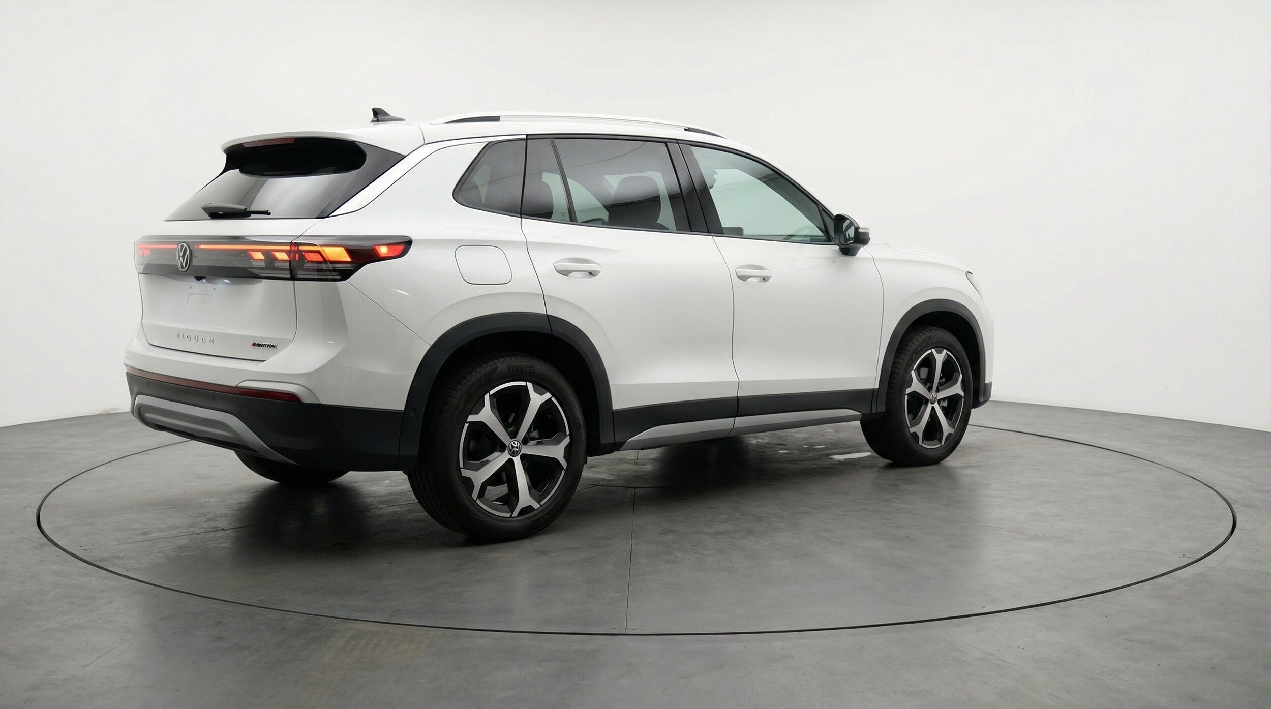 Thumbnail: 2026 Volkswagen Tiguan - 9