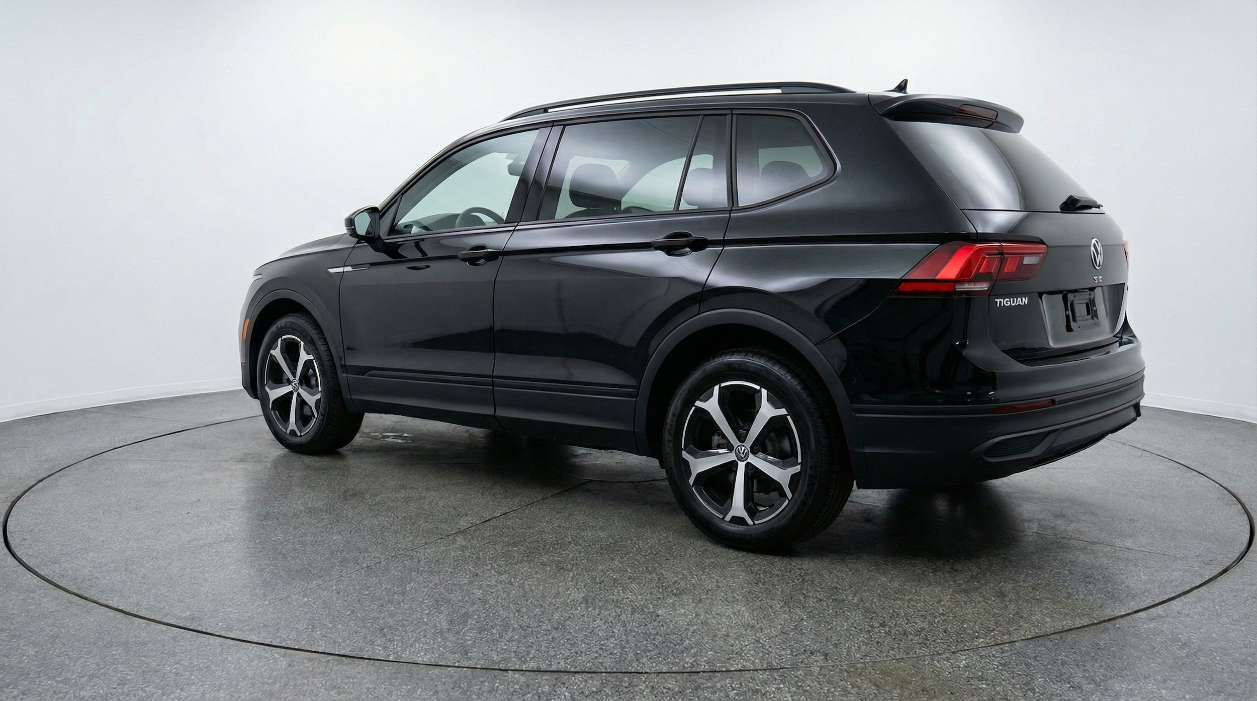 Thumbnail: 2026 Volkswagen Tiguan - 6
