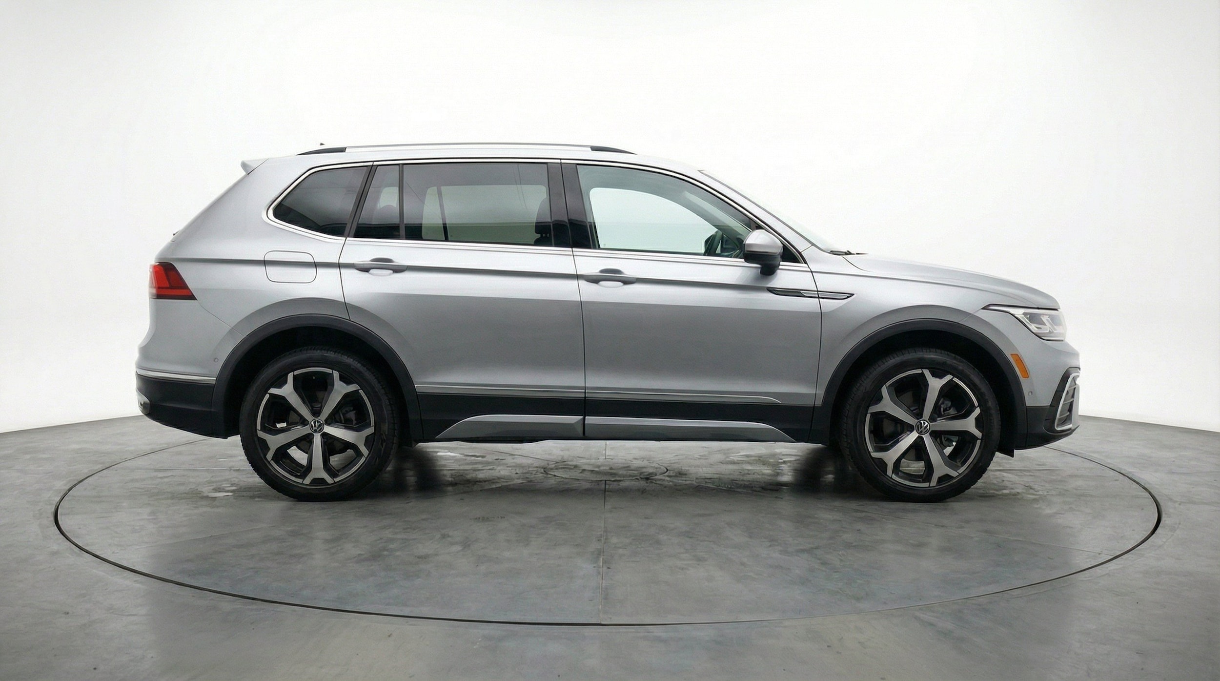 Thumbnail: 2026 Volkswagen Tiguan - 11