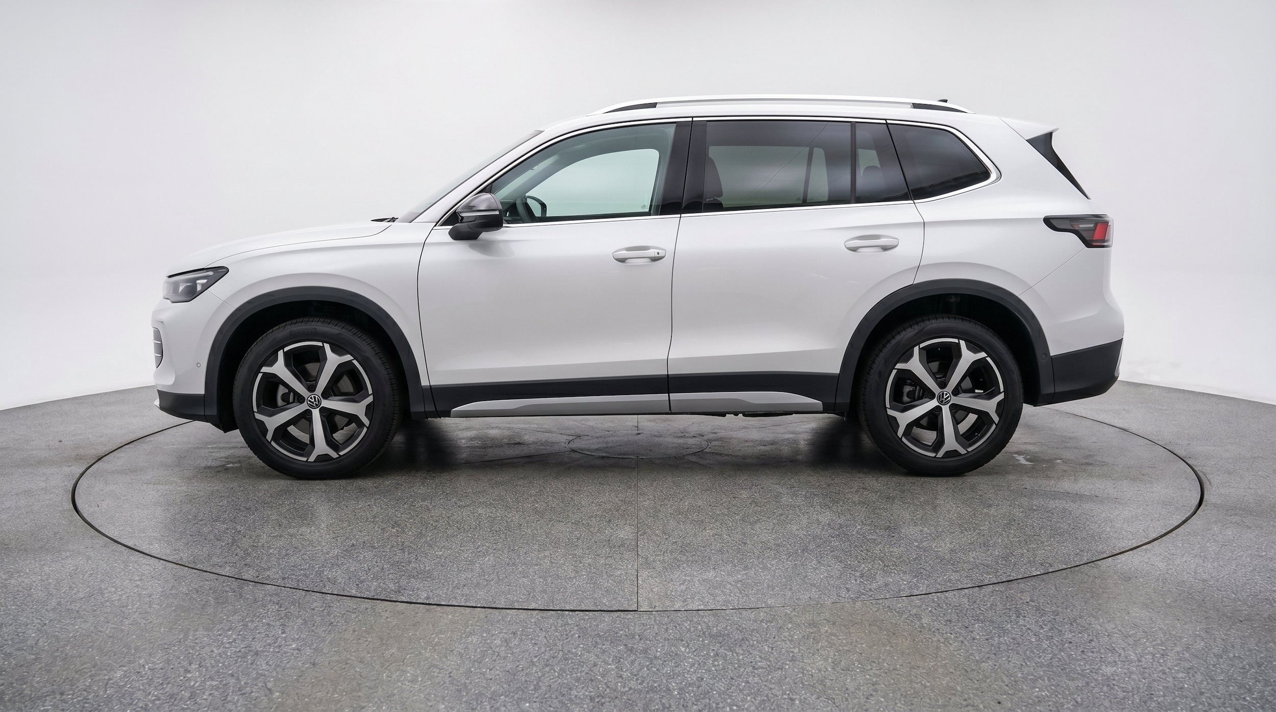 Thumbnail: 2026 Volkswagen Tiguan - 5