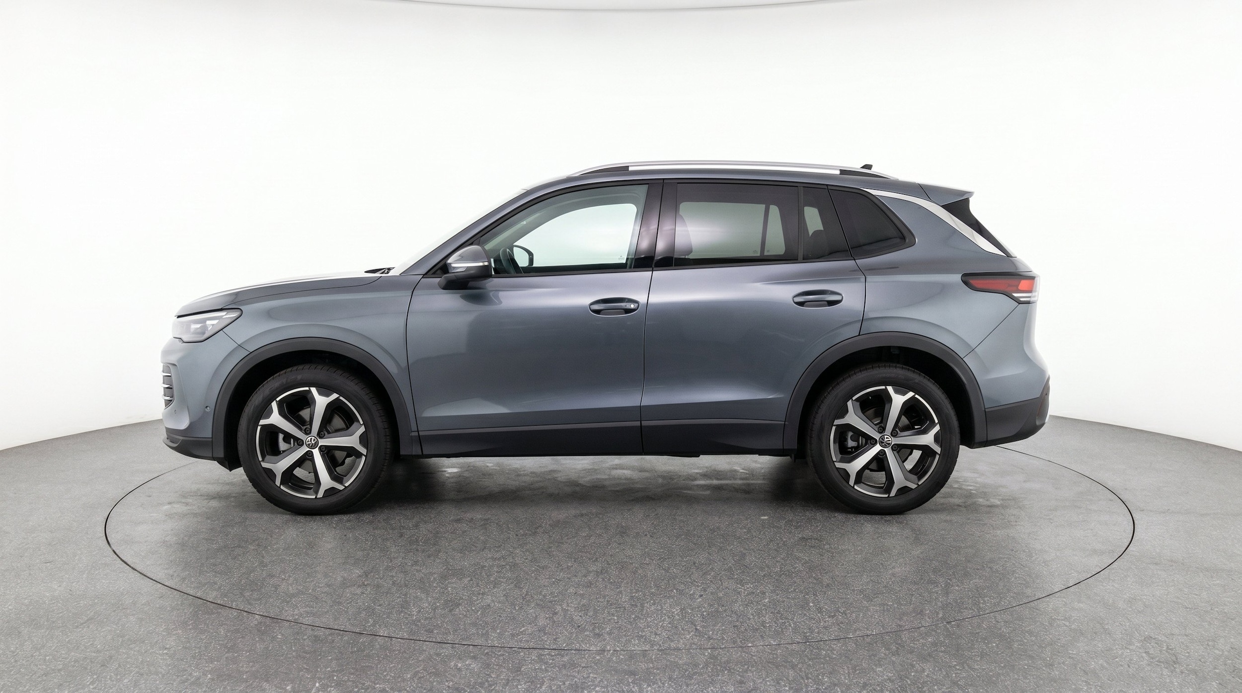 Thumbnail: 2026 Volkswagen Tiguan - 5