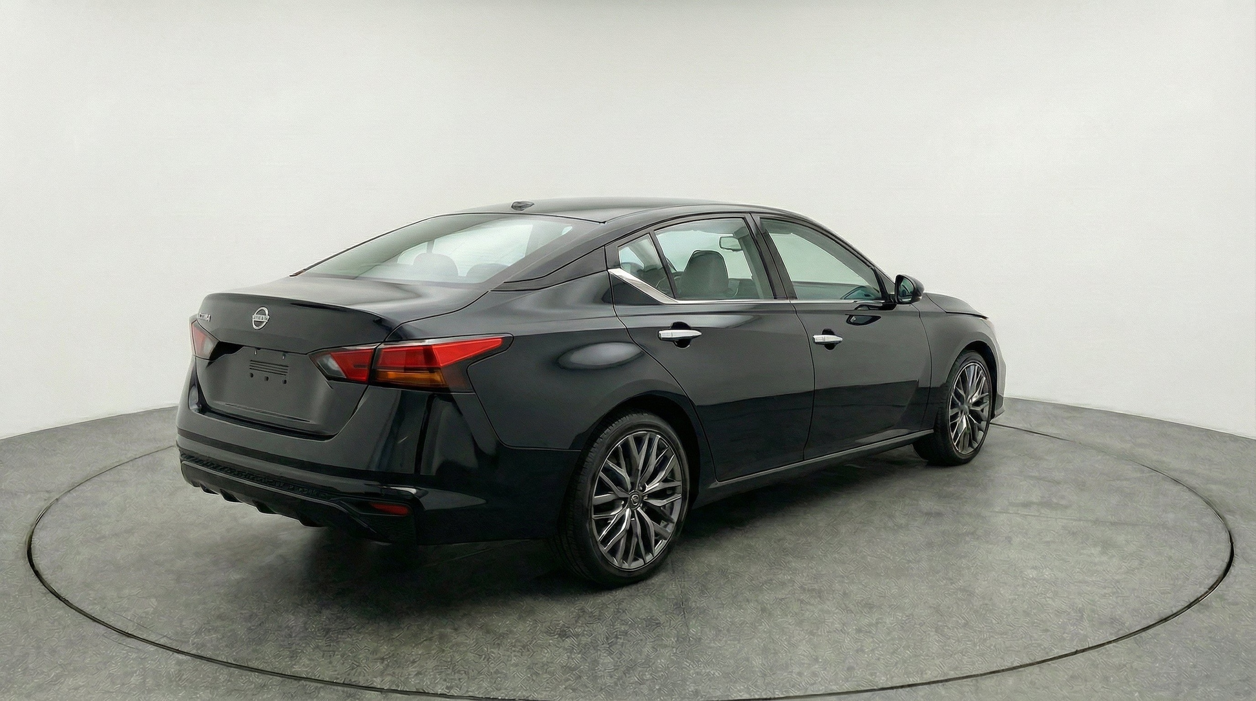 Thumbnail: 2025 Nissan Altima - 9