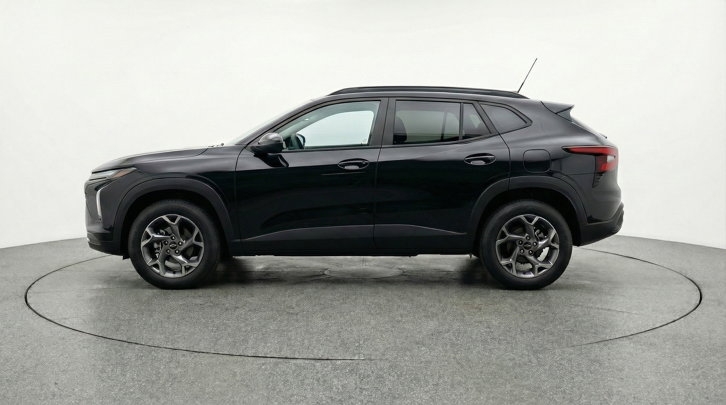 Thumbnail: 2025 Chevrolet Trax - 5