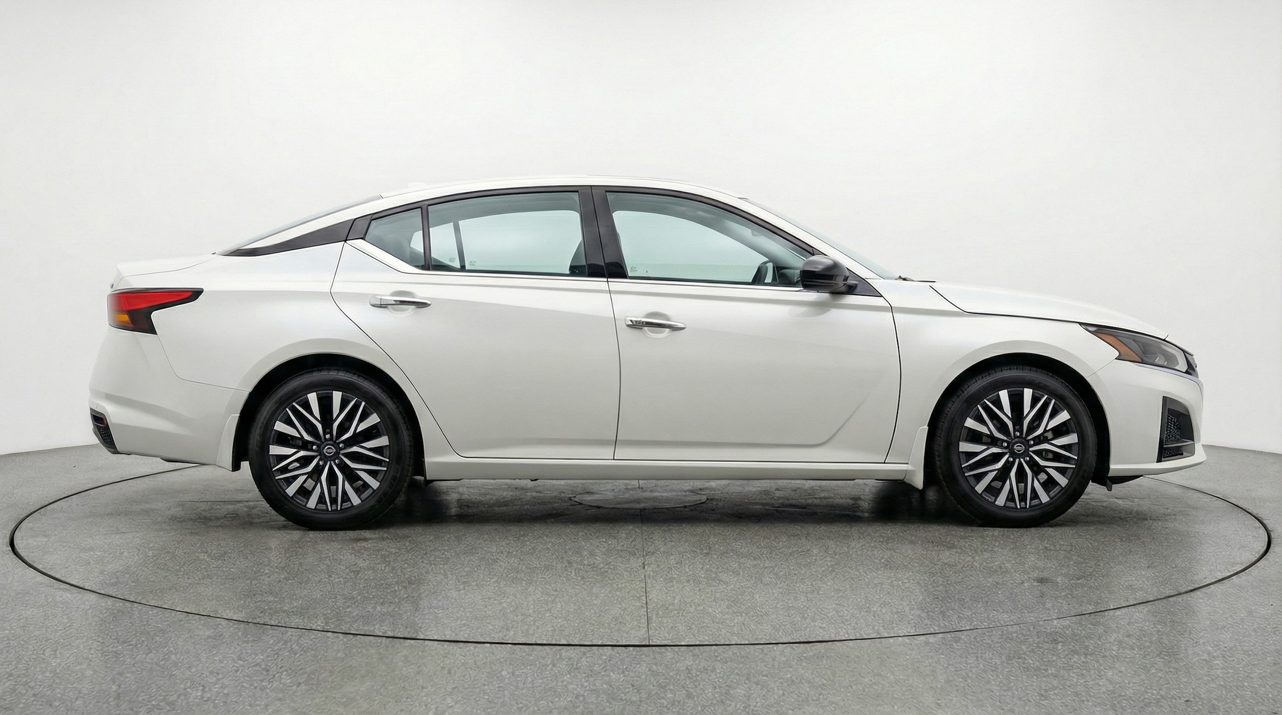 Thumbnail: 2025 Nissan Altima - 8