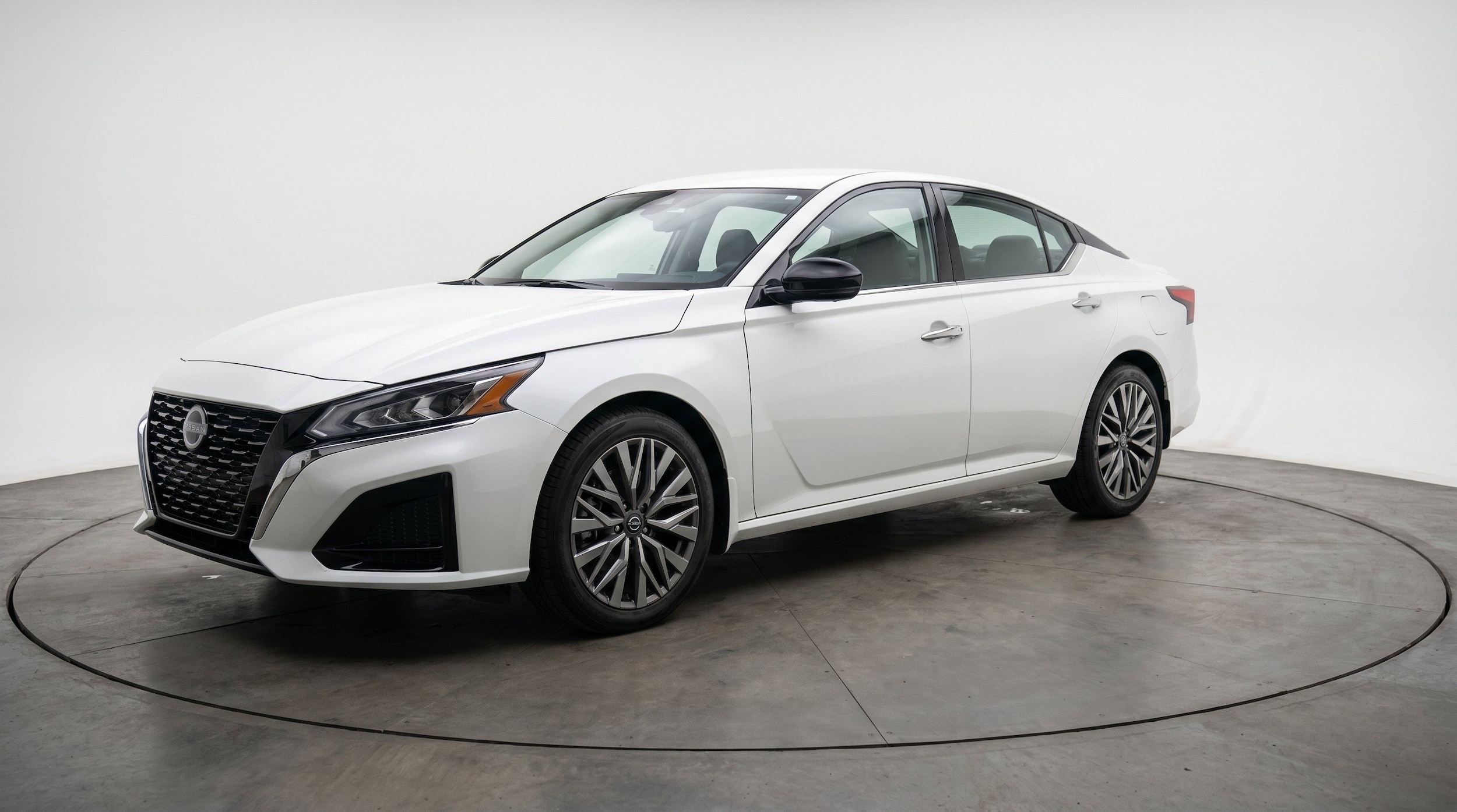 Thumbnail: 2025 Nissan Altima - 3