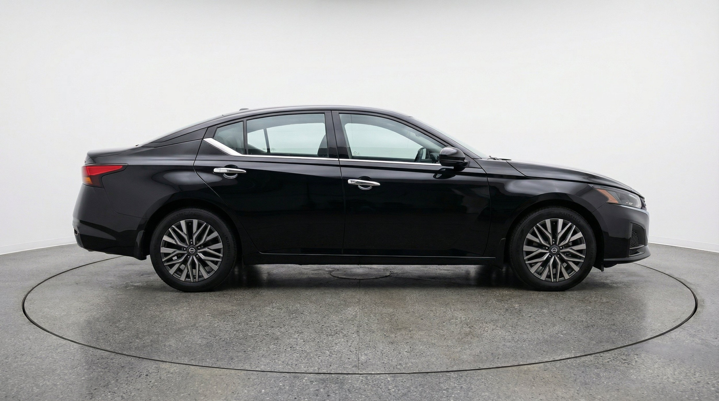 Thumbnail: 2025 Nissan Altima - 11
