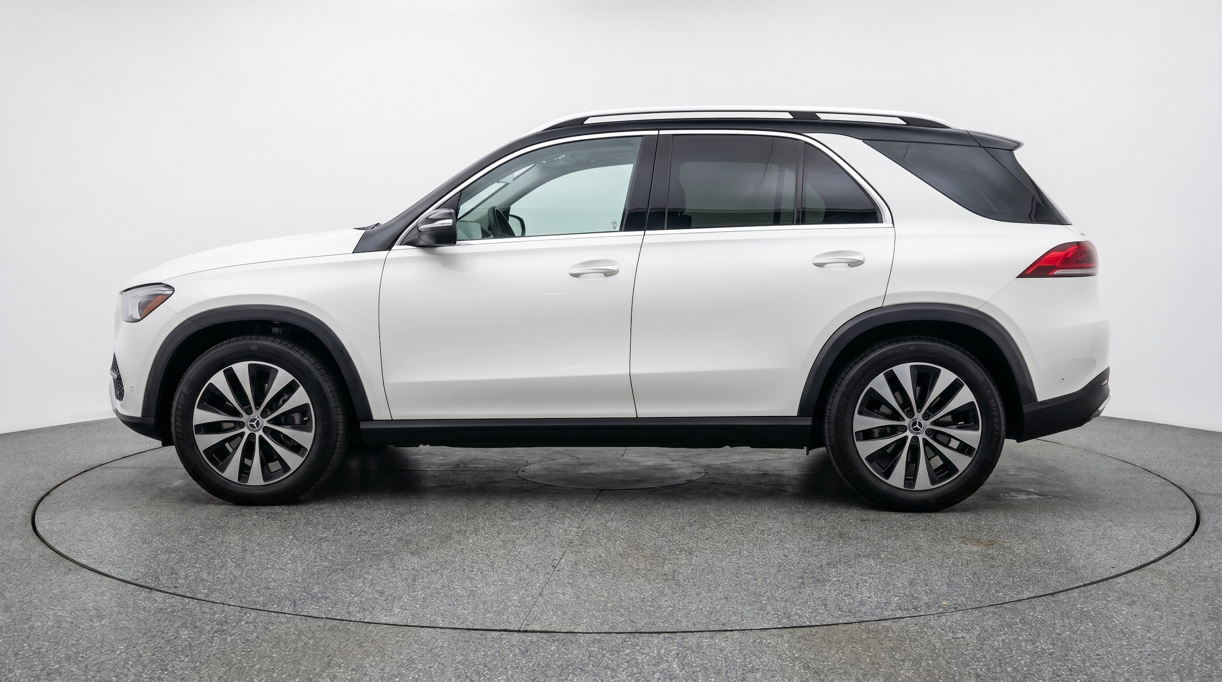 Thumbnail: 2026 Mercedes-Benz GLE - 5
