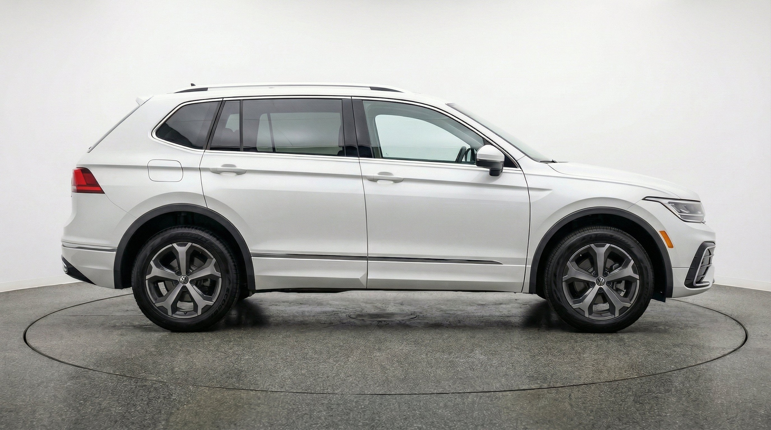 Thumbnail: 2026 Volkswagen Tiguan - 10