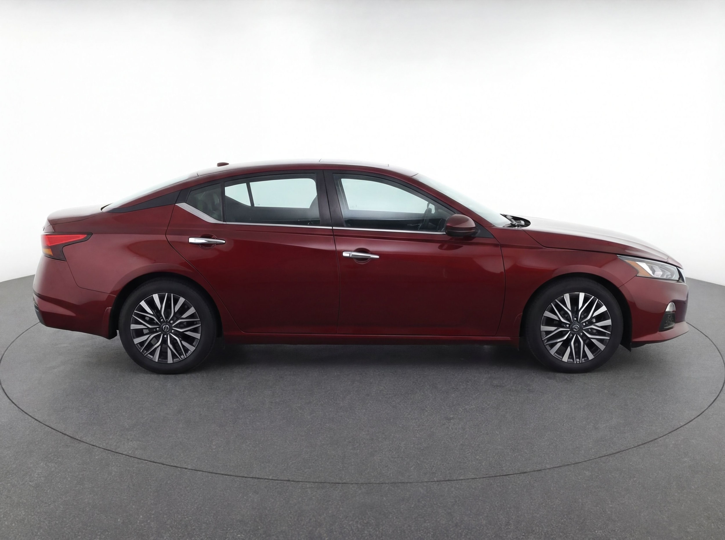 Thumbnail: 2024 Nissan Altima - 8