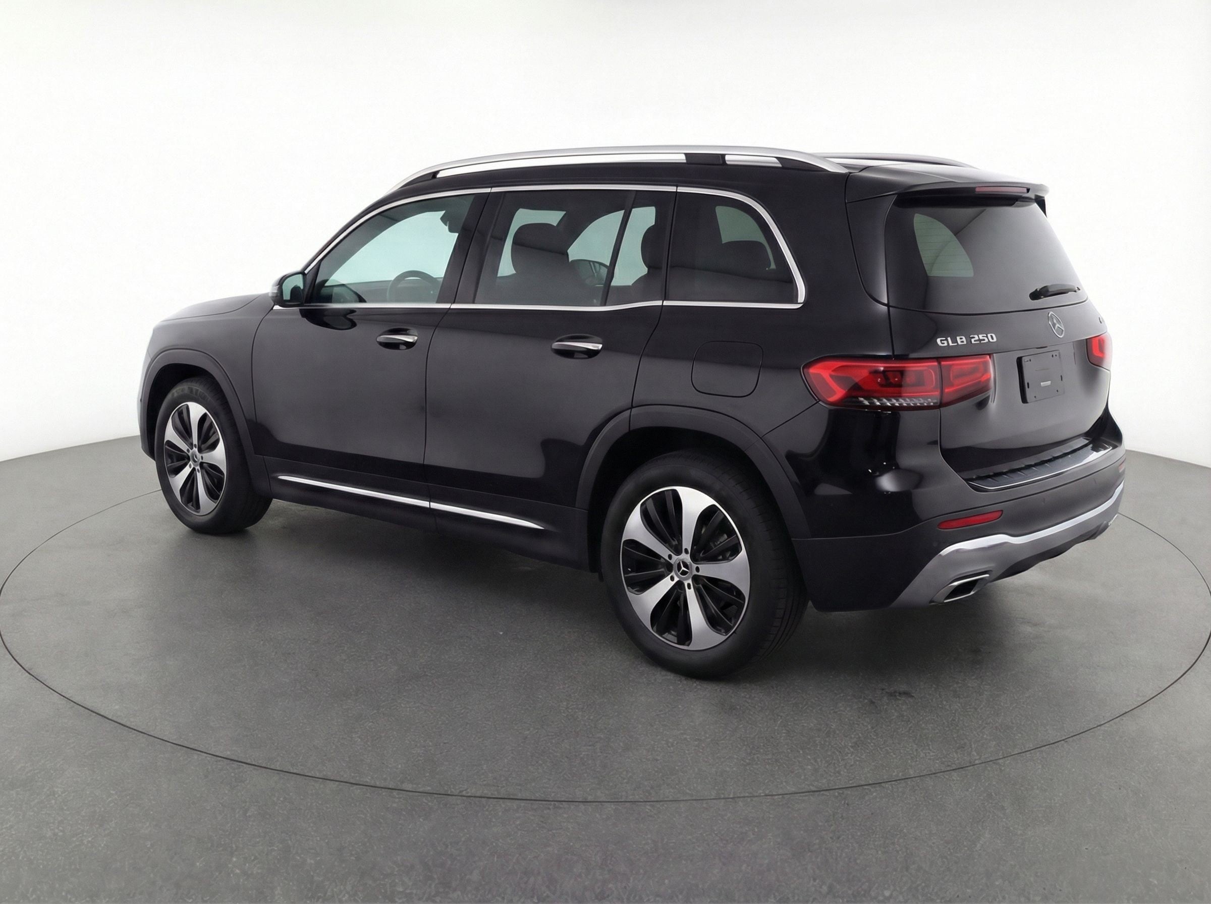 Thumbnail: 2025 Mercedes-Benz GLB - 5