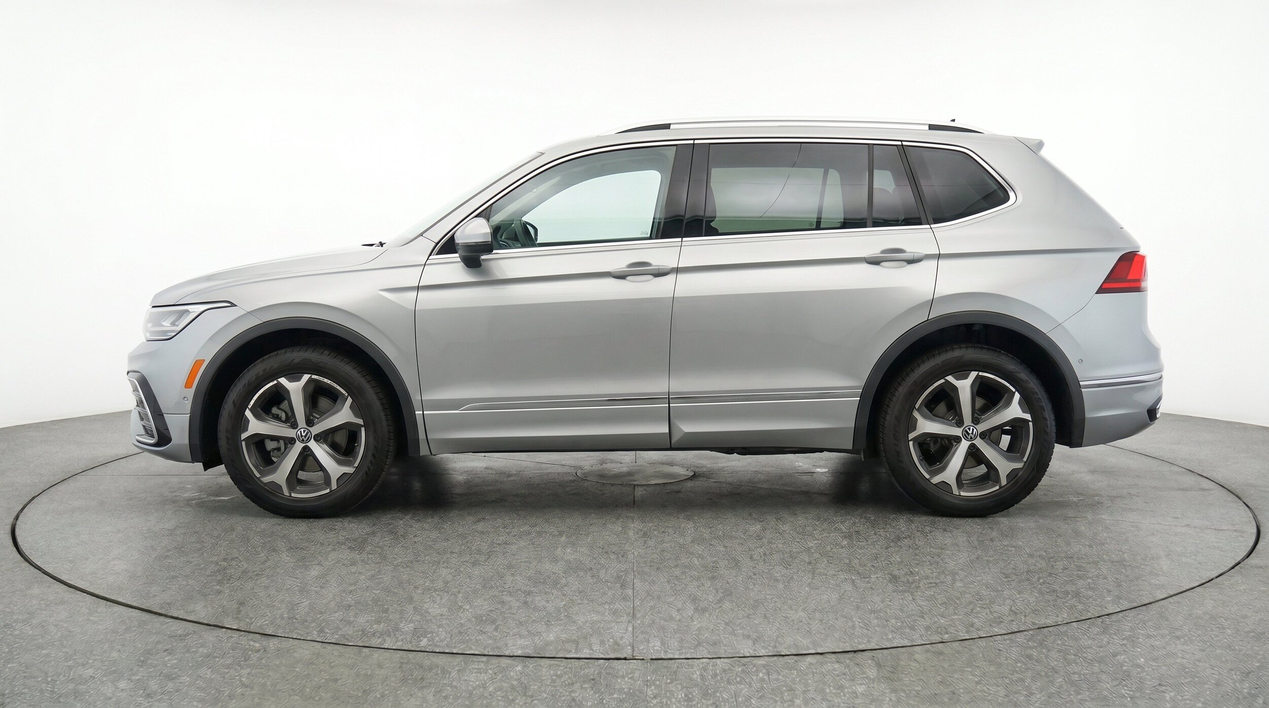 Thumbnail: 2026 Volkswagen Tiguan - 5