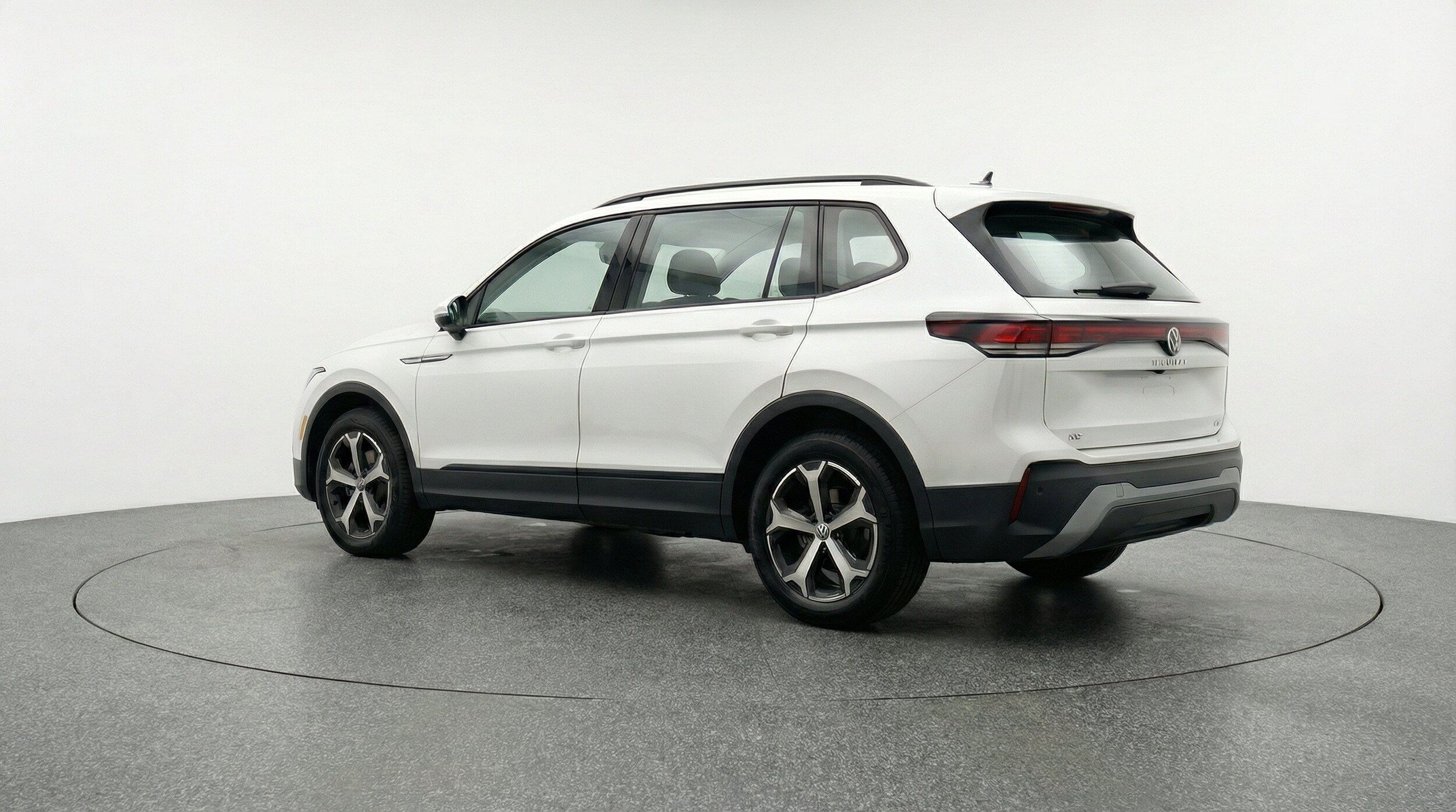 Thumbnail: 2026 Volkswagen Tiguan - 6