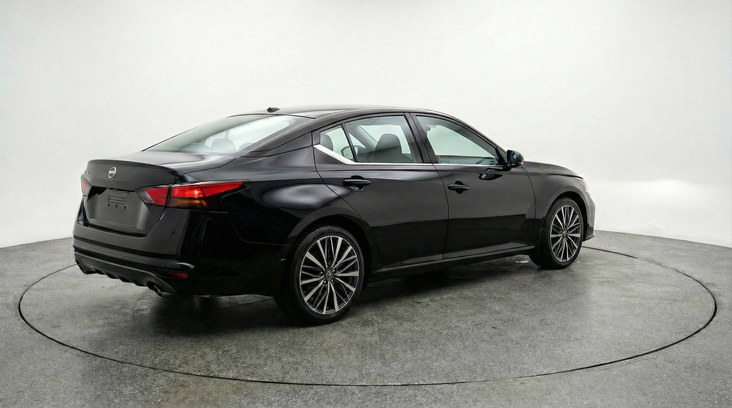 Thumbnail: 2025 Nissan Altima - 9