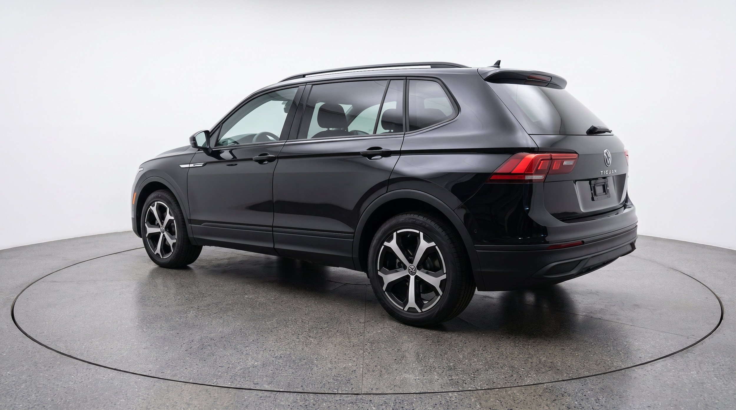 Thumbnail: 2026 Volkswagen Tiguan - 6