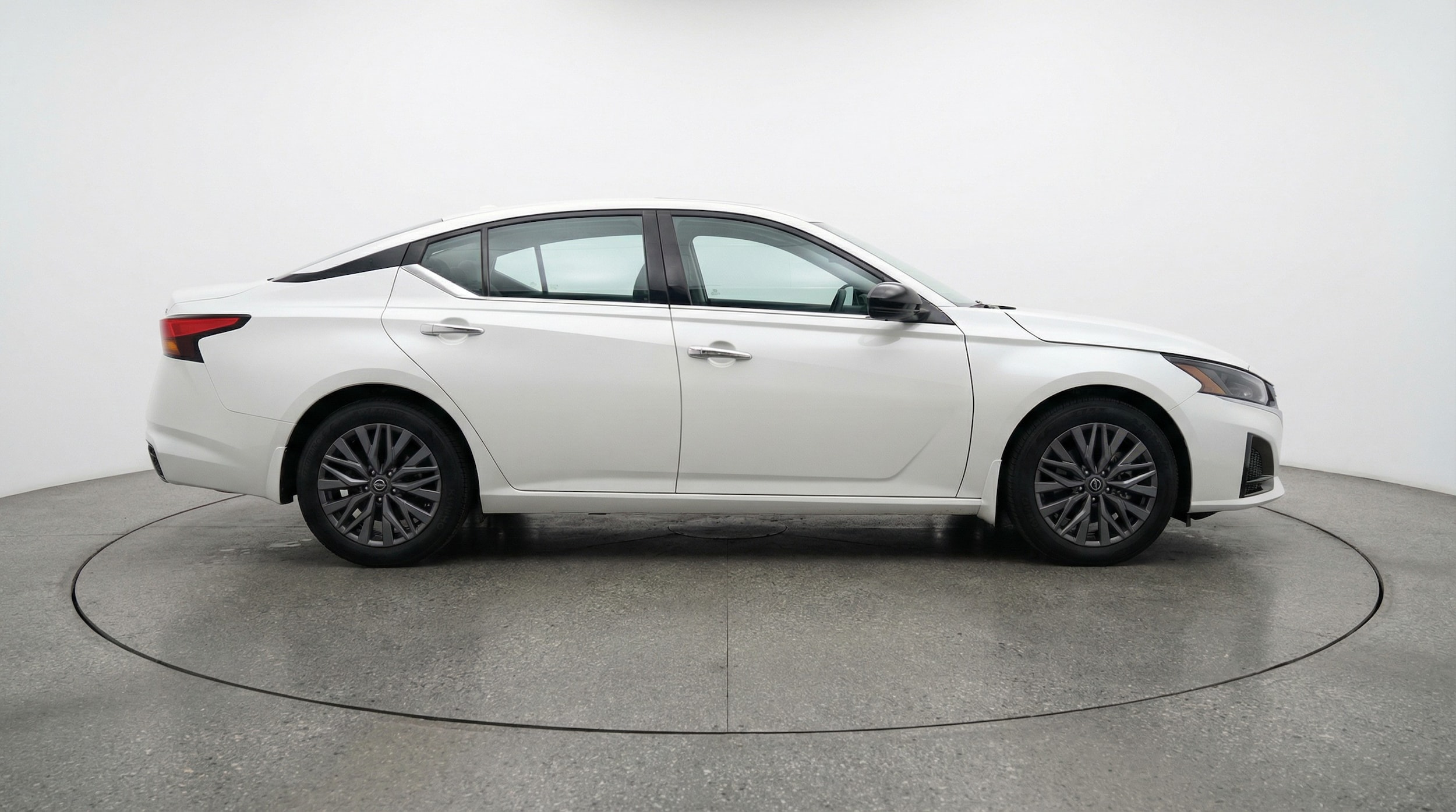 Thumbnail: 2025 Nissan Altima - 8