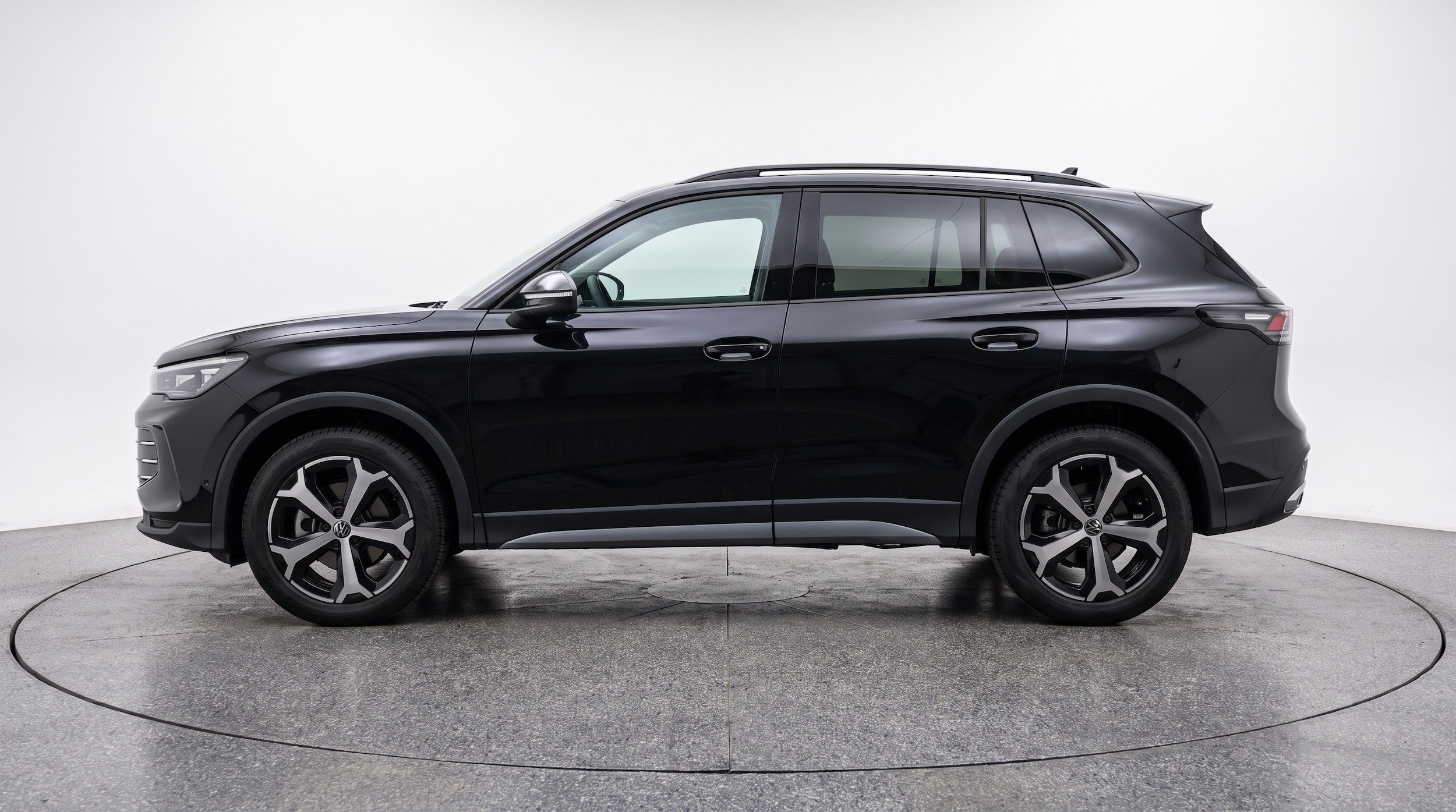 Thumbnail: 2026 Volkswagen Tiguan - 5