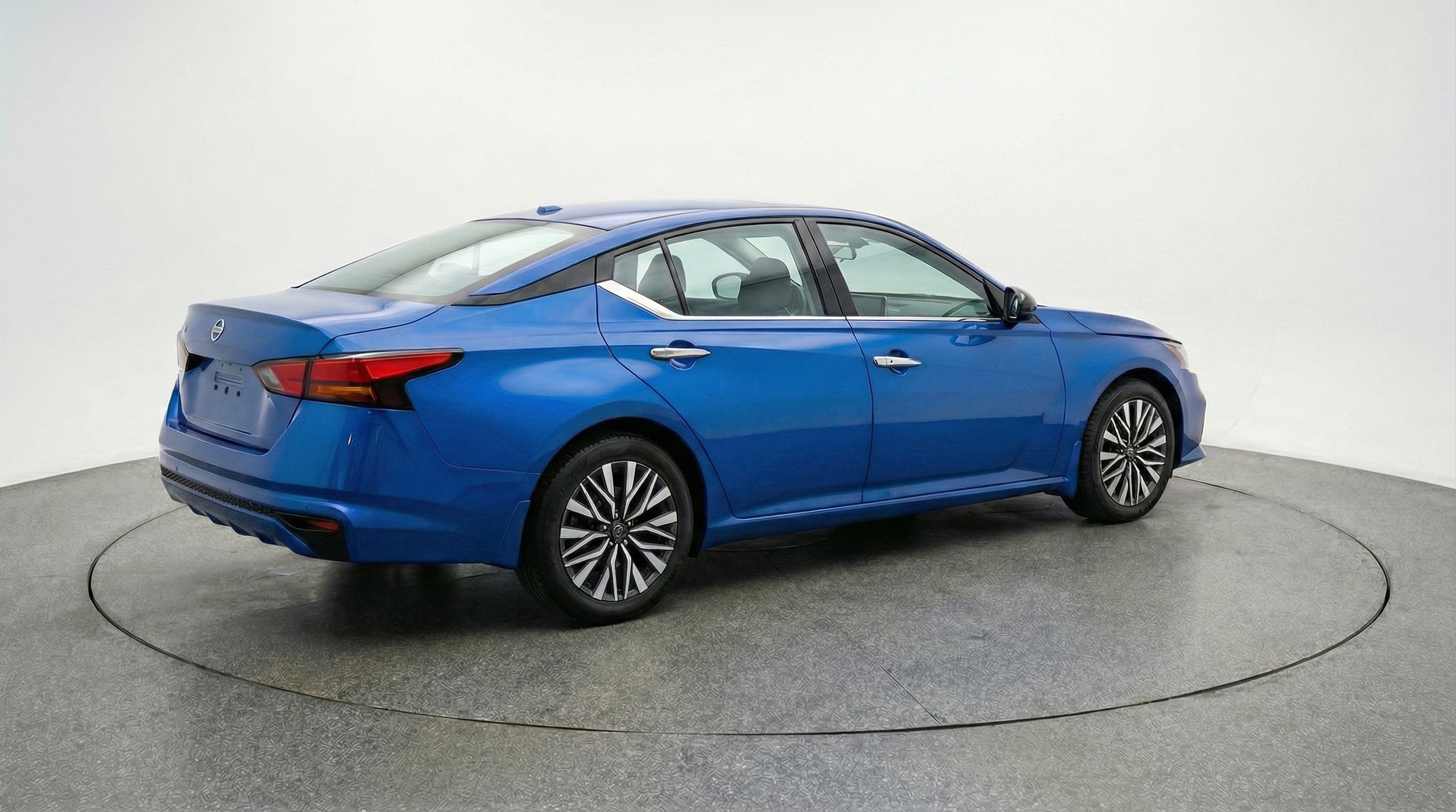 Thumbnail: 2025 Nissan Altima - 9