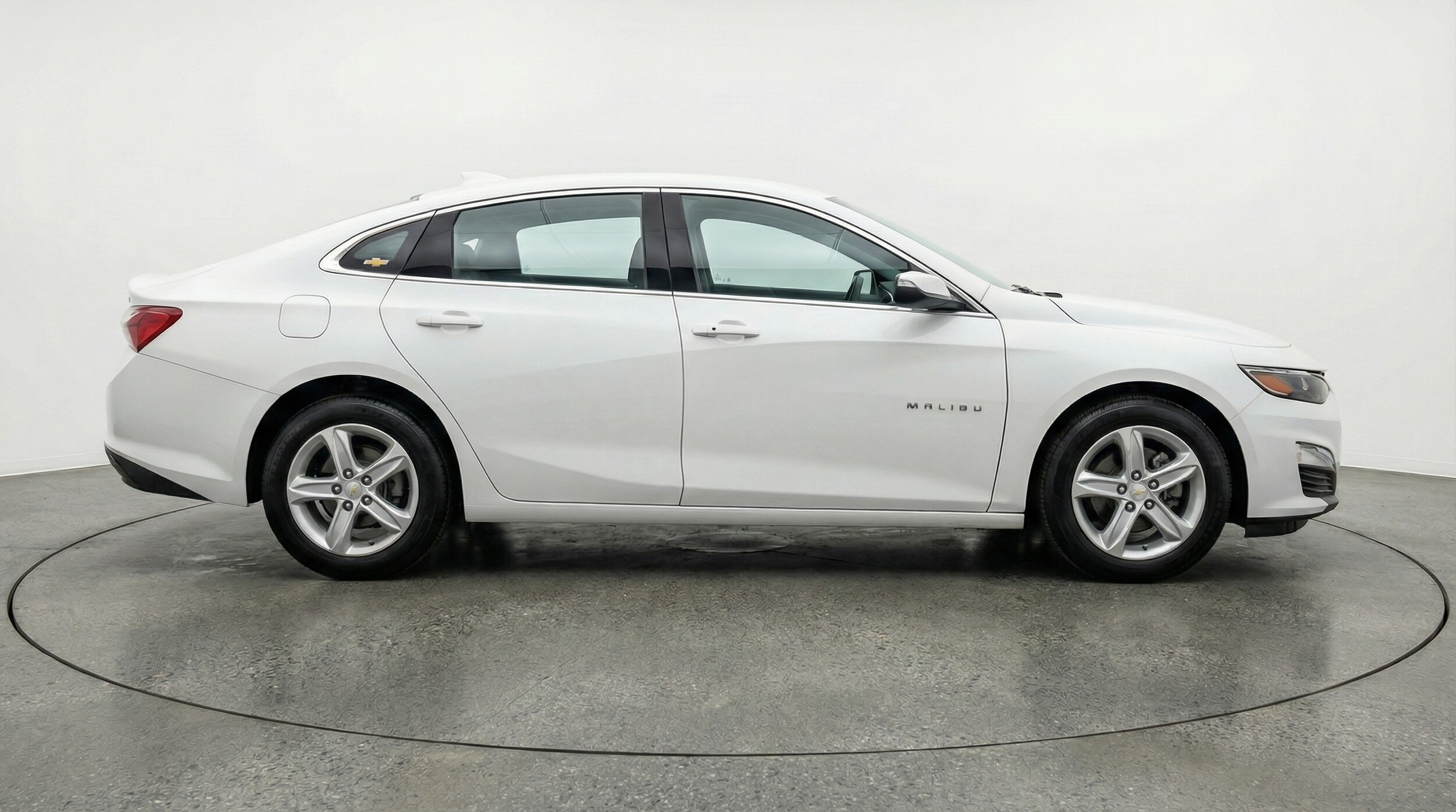 Thumbnail: 2024 Chevrolet Malibu - 8