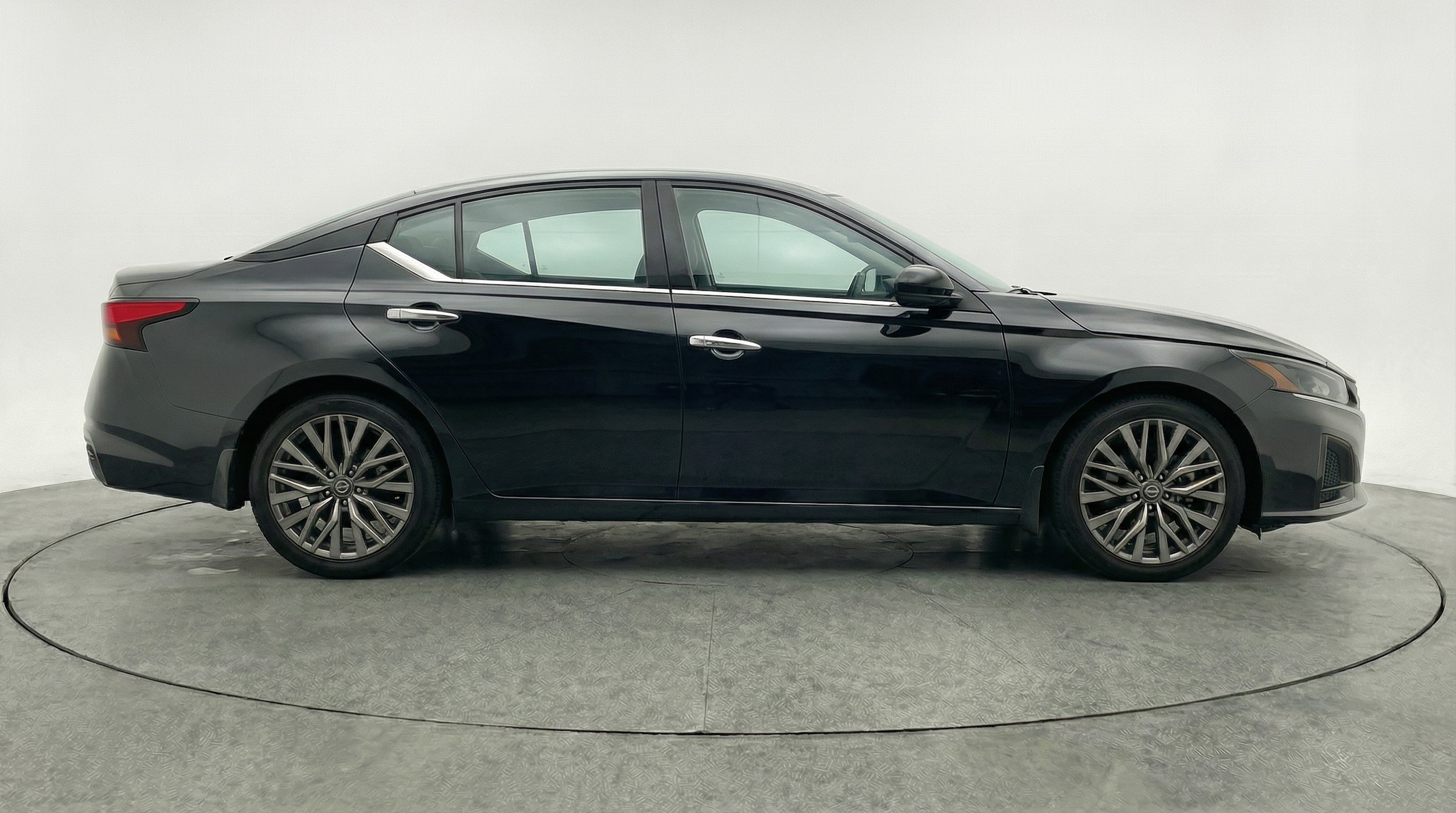 Thumbnail: 2025 Nissan Altima - 8