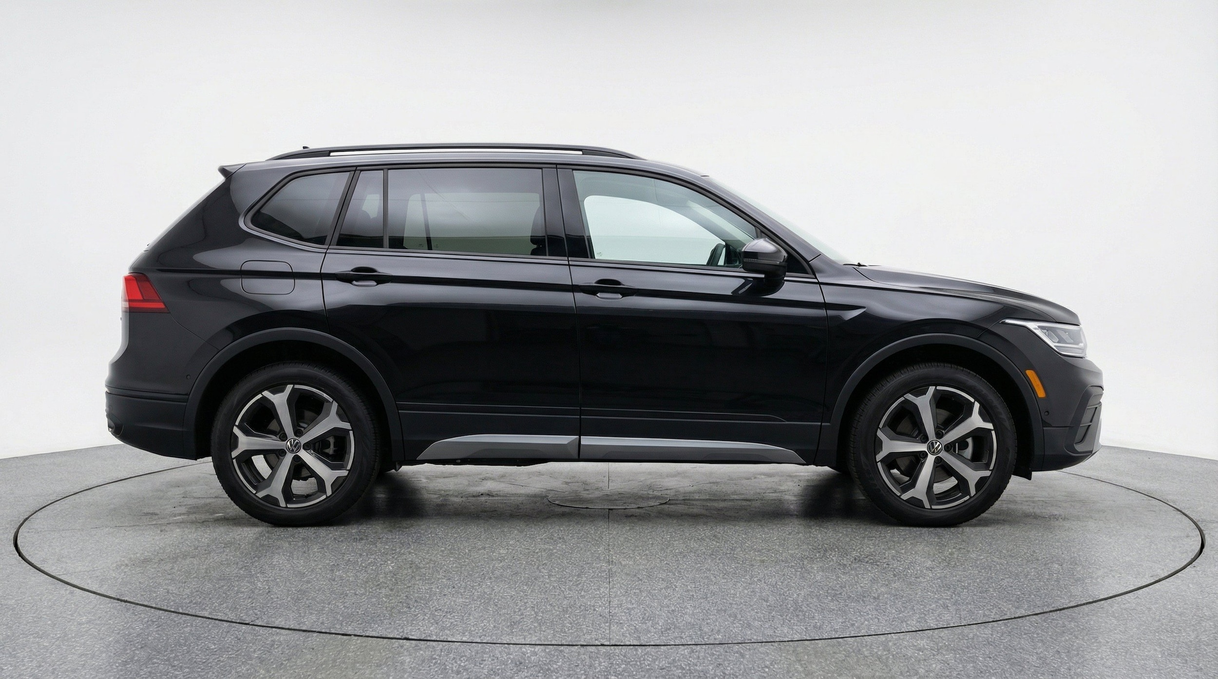 Thumbnail: 2026 Volkswagen Tiguan - 11