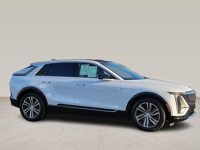 Used 2026 Cadillac LYRIQ Luxury with VIN 1GYKPNRK3TZ304164 for sale in Signal Hill, CA