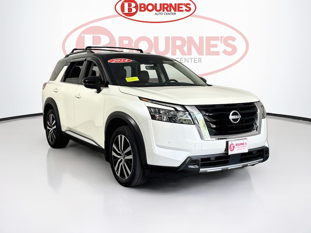 Used 2024 Nissan Pathfinder Platinum 4WD w/Navigation,Leather,Pano Sunroof SUV