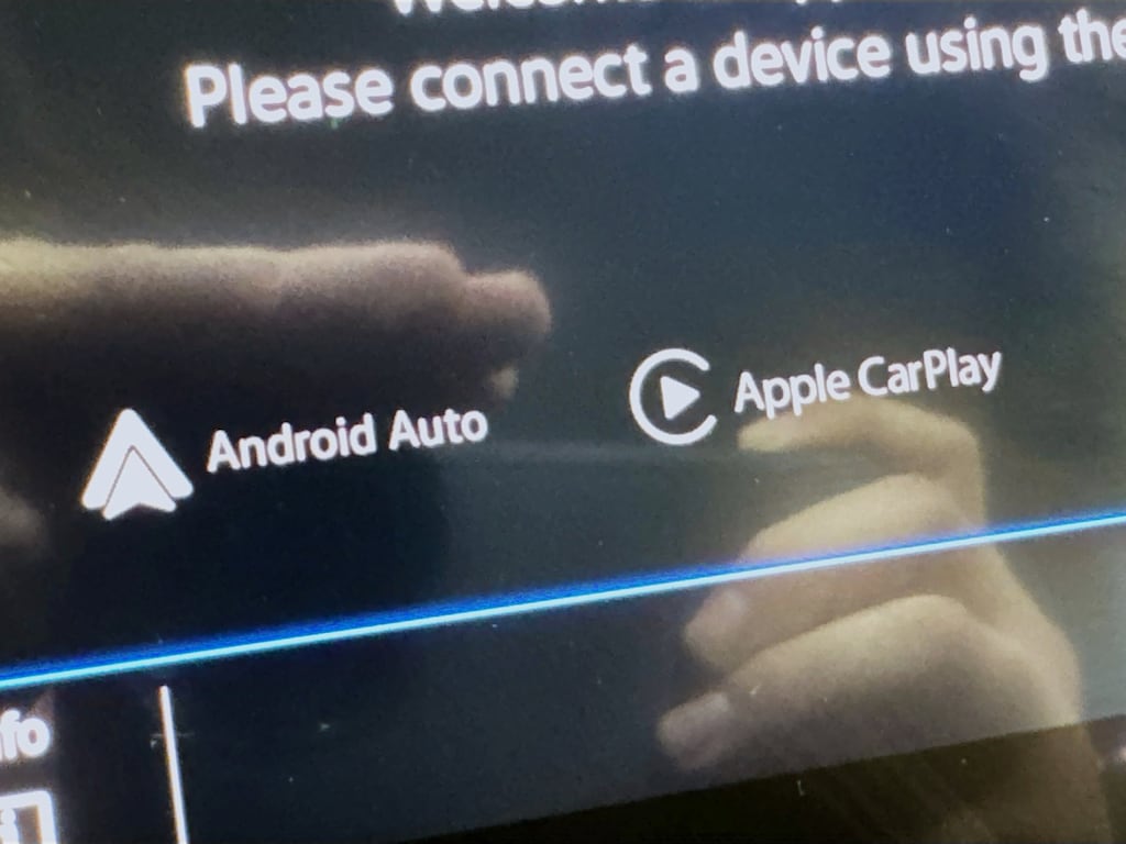 Used 2021 Volkswagen Tiguan SE 4MOTION w/Heated Leather,Android&Apple Carplay SUV