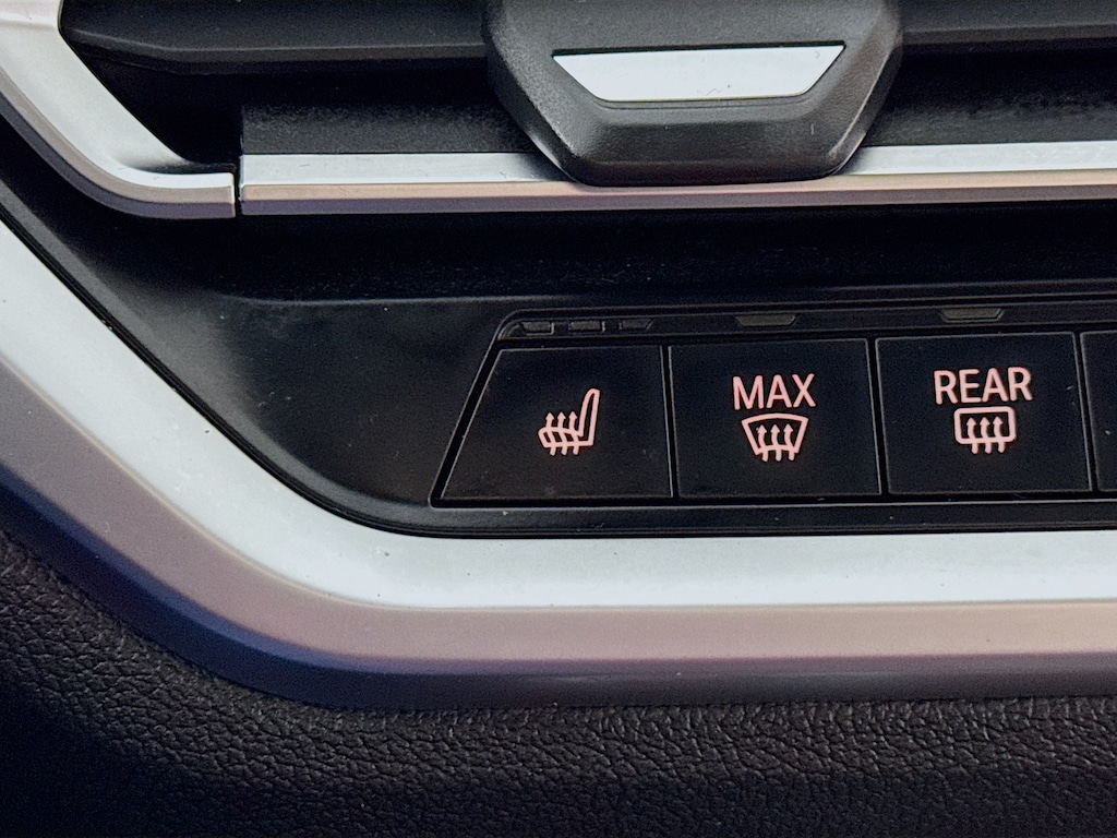 Used 2020 BMW 330i xDrive w/Navigation,Leather,Sunroof Sedan