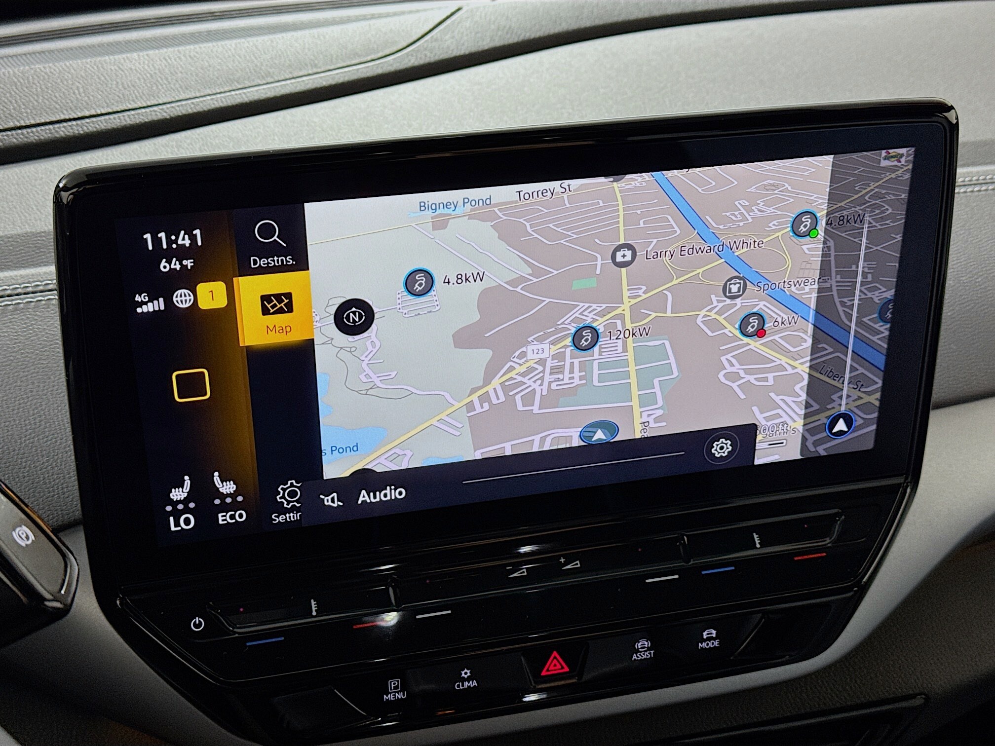 2023 Volkswagen ID.4 Pro photo 2