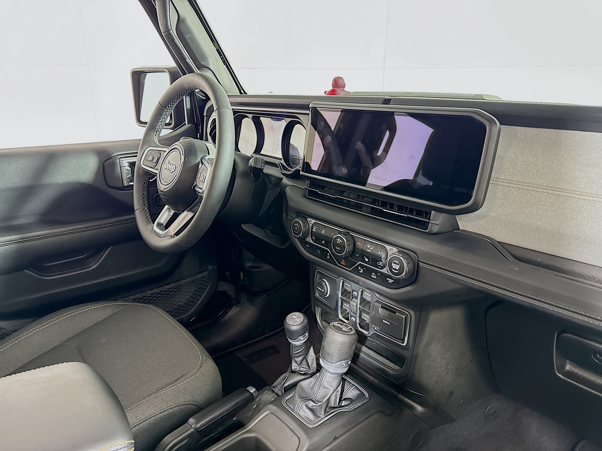 2025 Jeep Wrangler 4xe Sahara 4XE - Photo 26