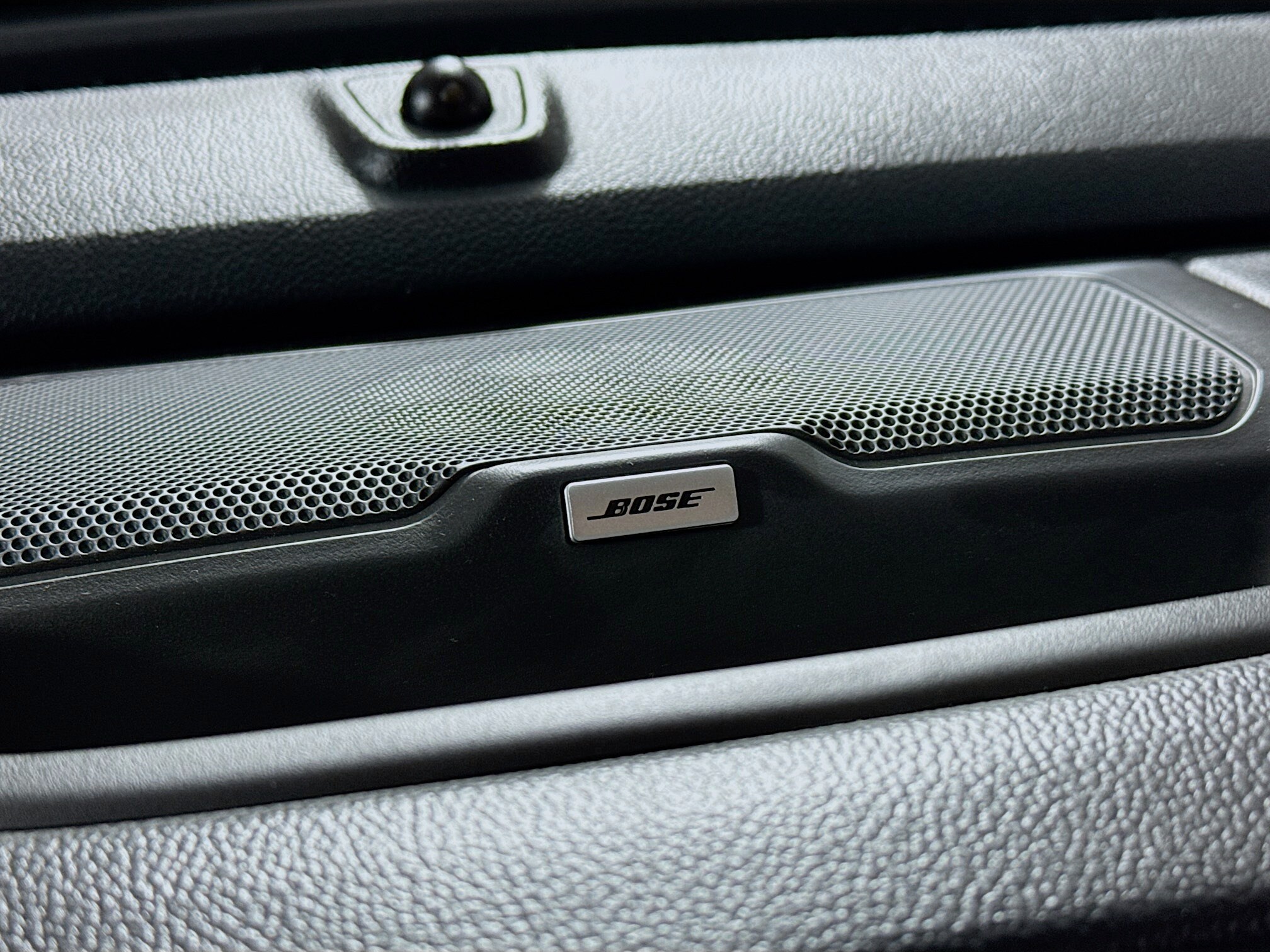 2015 Chevrolet Colorado LT photo 3