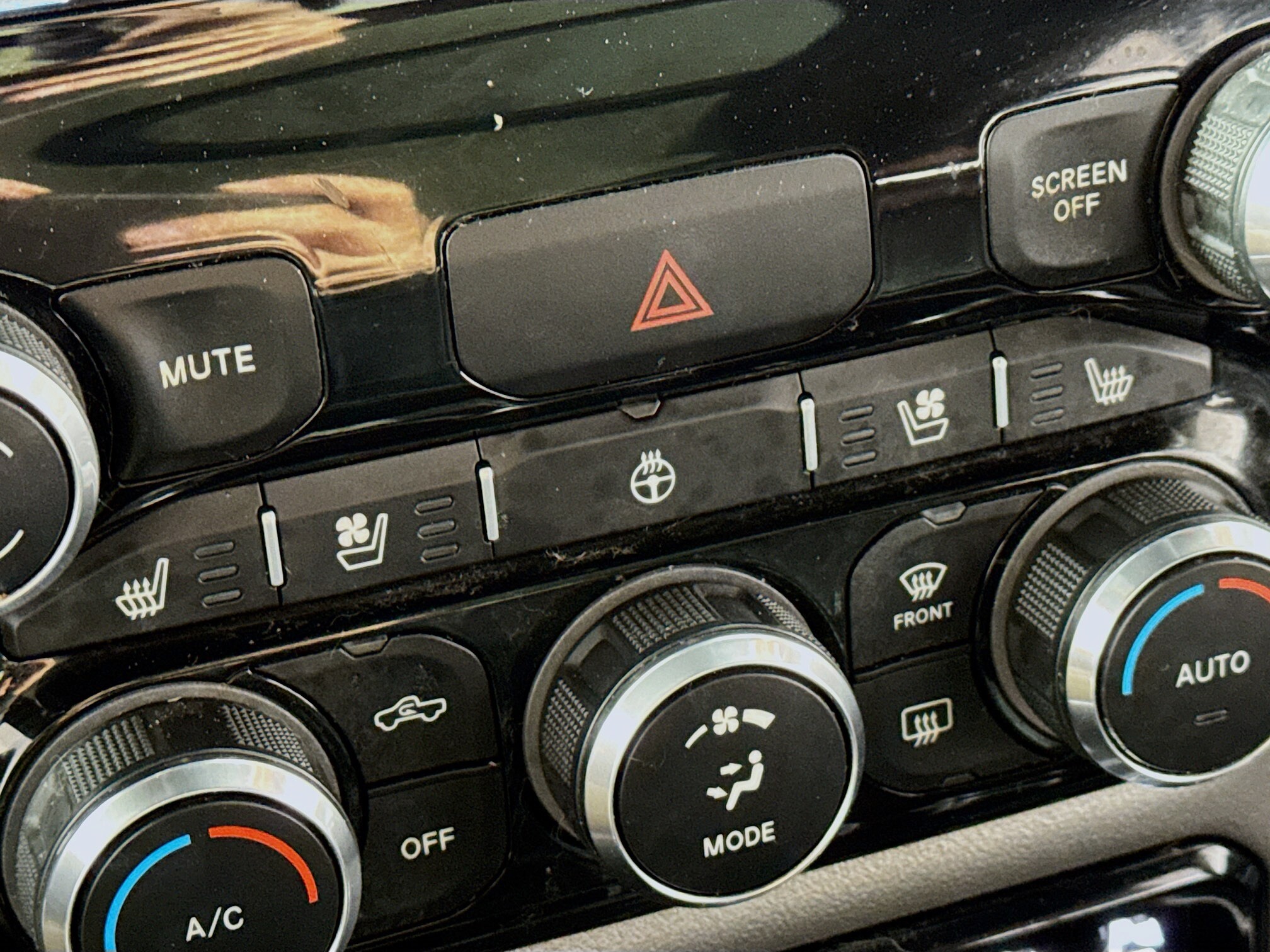 2022 Ram 1500 Laramie Night Edition photo 4