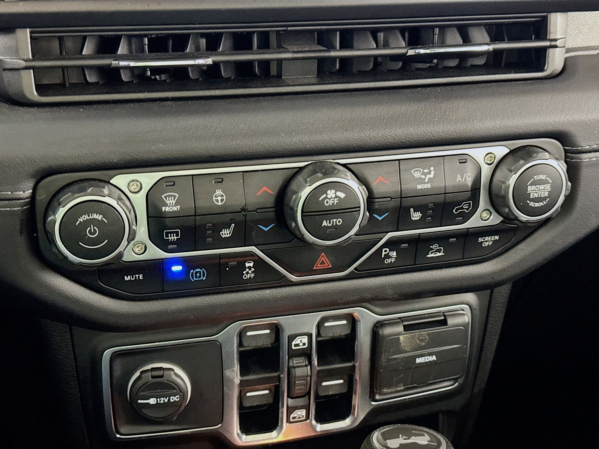 2025 Jeep Wrangler 4xe Sahara 4XE - Photo 17