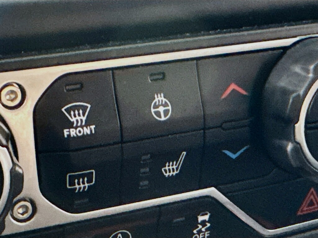 Used 2021 Jeep Gladiator Overland 4x4 w/Navigation,Heated Leather Truck Crew Cab