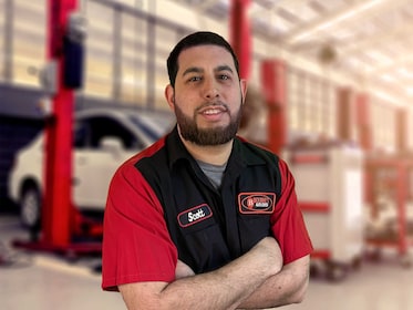 Staff member Scott Rodriguez from ID_dd81417c19d4