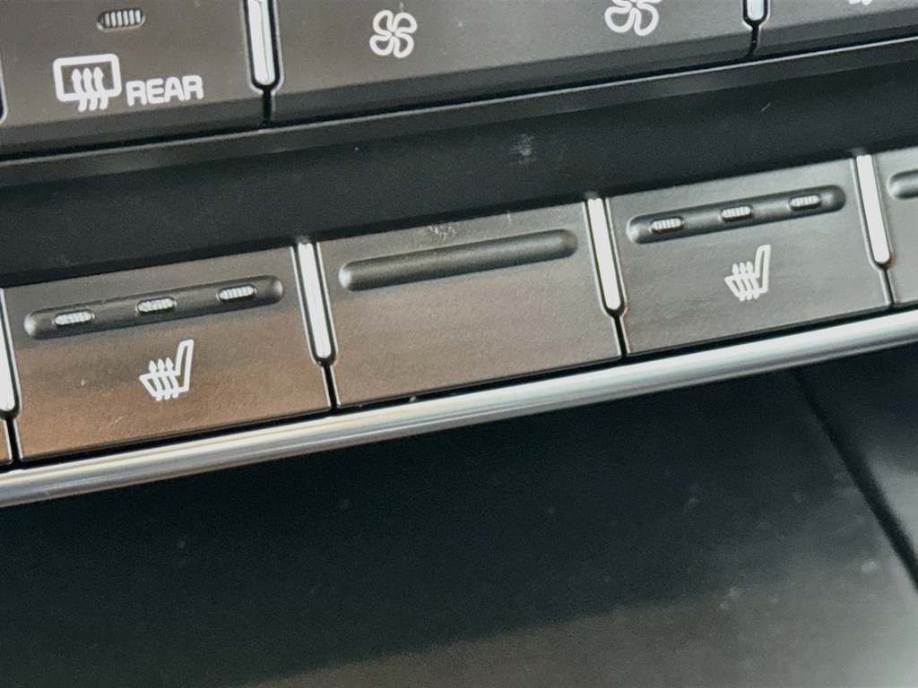 Used 2020 Kia Sorento 3.3L S AWD w/Heated Seats,Android&Apple Carplay SUV