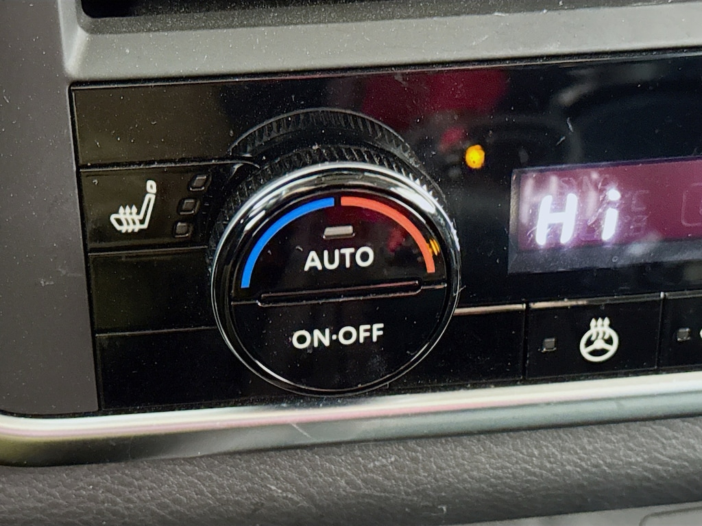 Used 2023 Nissan Rogue SV AWD w/Heated Leather,Pano Sunroof SUV