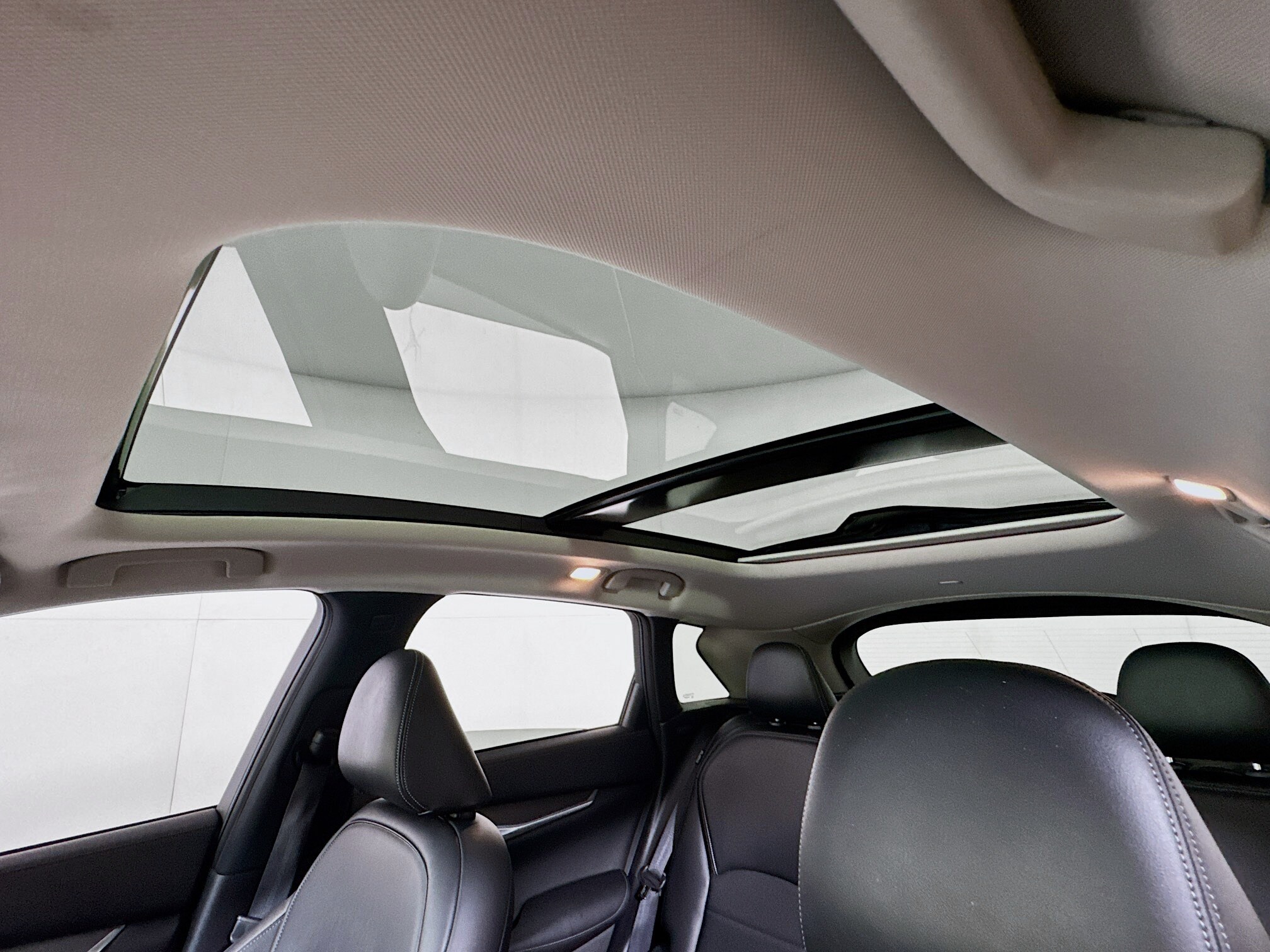 2022 Infiniti QX50 Luxe AWD photo 4